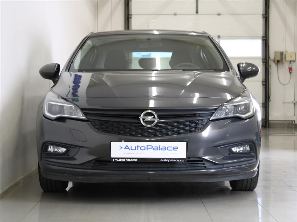 Opel Astra, 1,4 i 74kW 2.maj.ČR 127tkm. - fotka 2