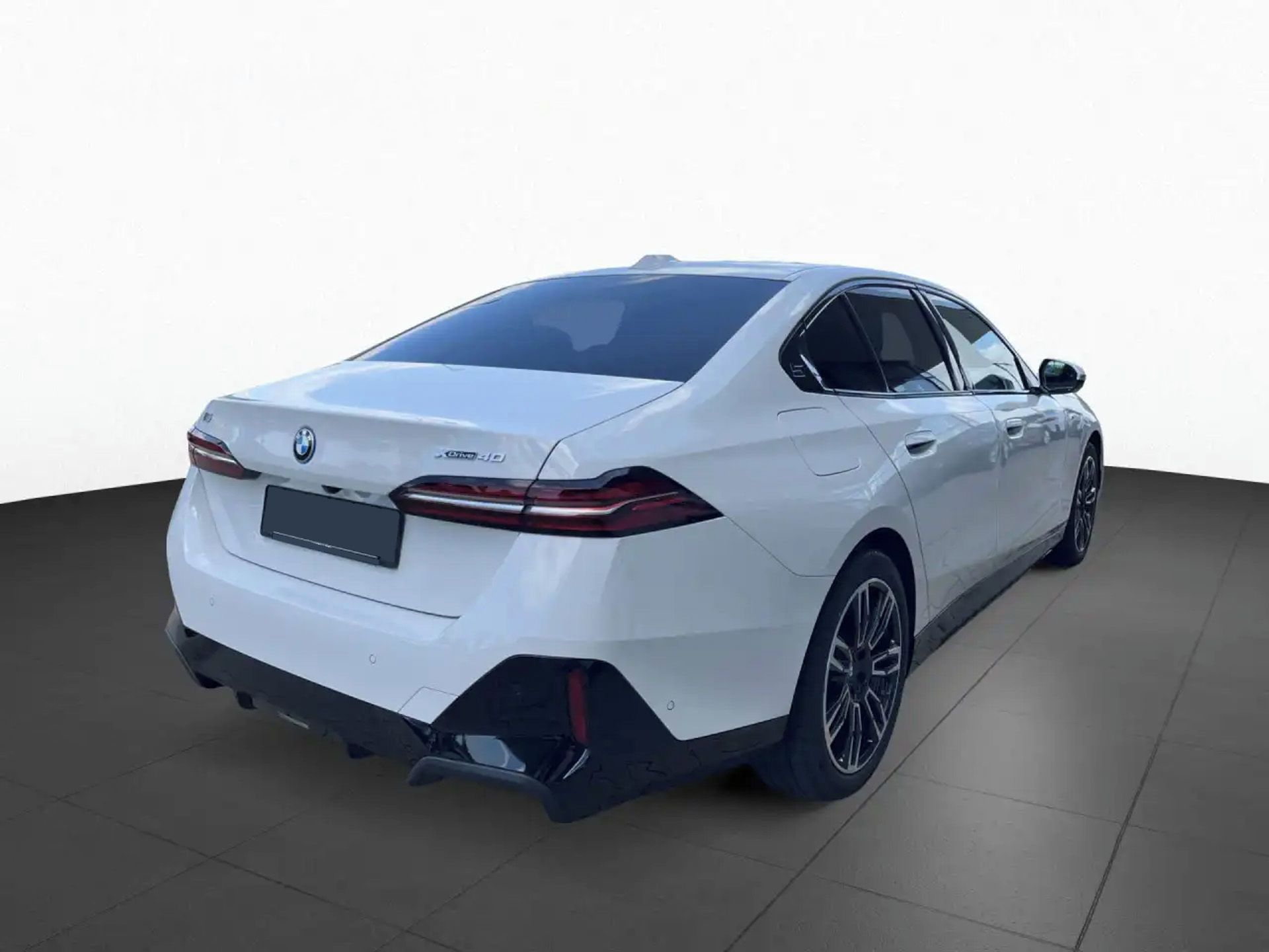 BMW i5, xDrive40 M-Sport B&W HuD DAPro - fotka 3