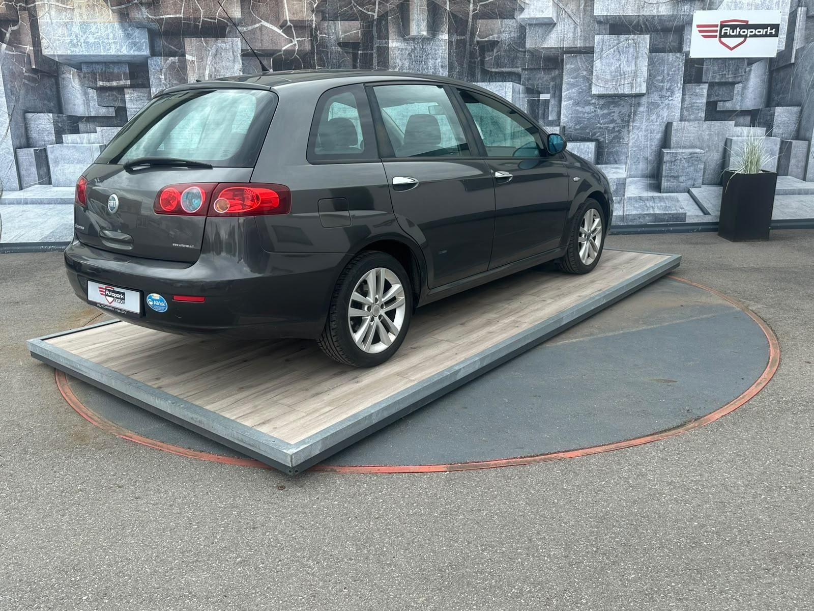 Fiat Croma, 1.9JTD, 88KW - fotka 6