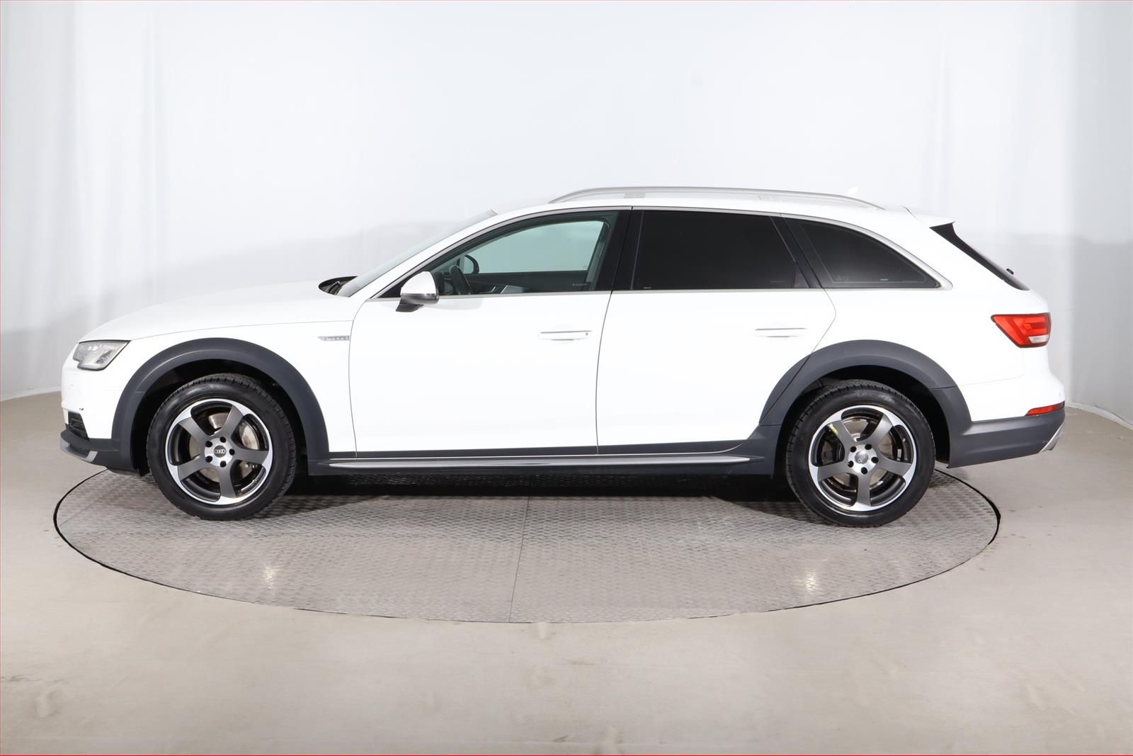 Audi A4 allroad, 2.0 TDI, 4X4, Automat - fotka 3