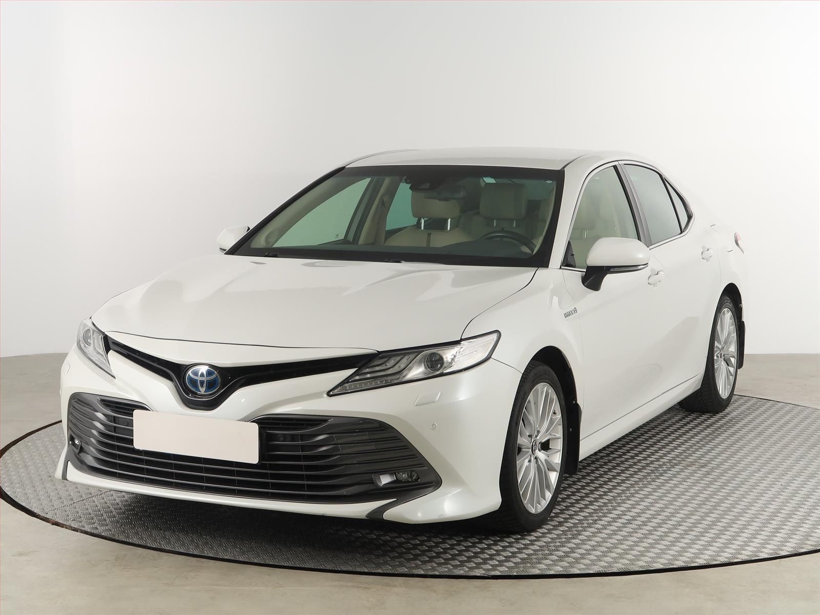 Toyota Camry, 2.5 Hybrid, Automat - fotka 2