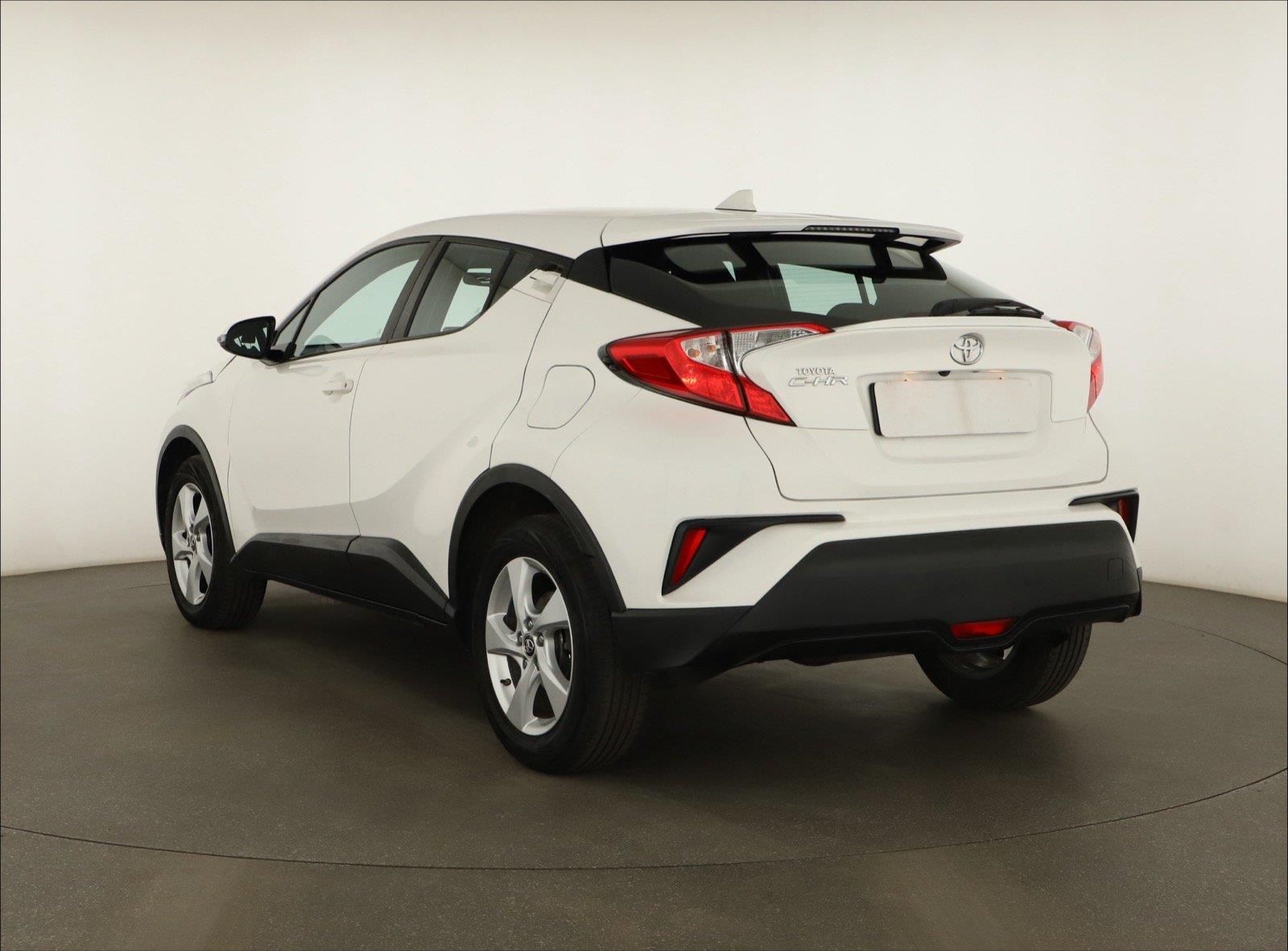 Toyota C-HR, 1.2 Turbo, ČR,1.maj - fotka 4