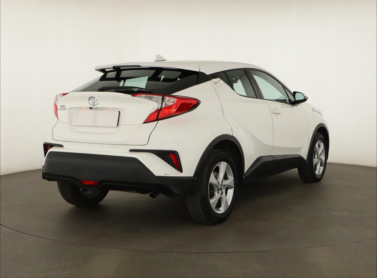 Toyota C-HR, 1.2 Turbo, ČR,1.maj - fotka 5