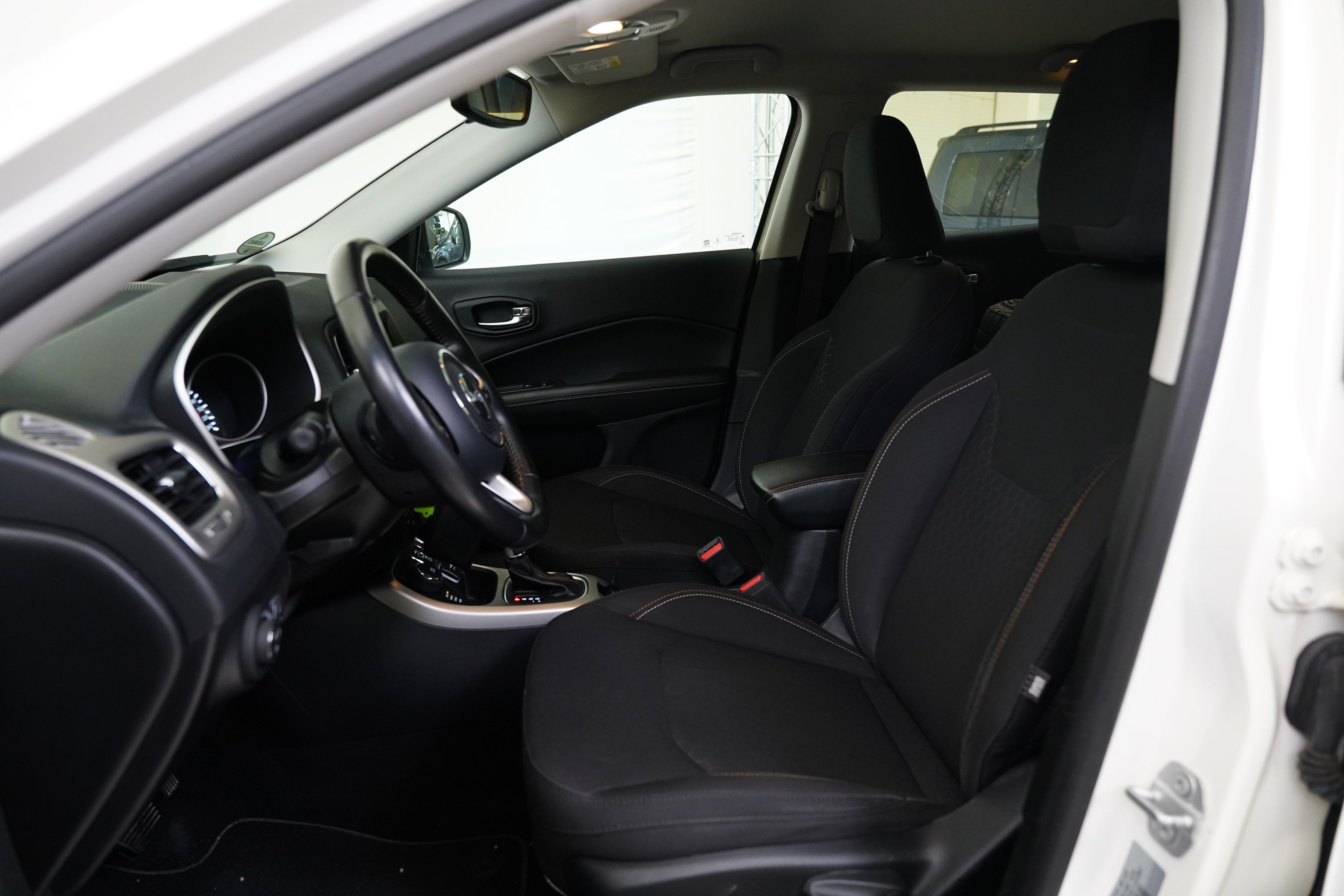Jeep Compass, 2.0 M-Jet 103 kW 4WD Longitude - fotka 5