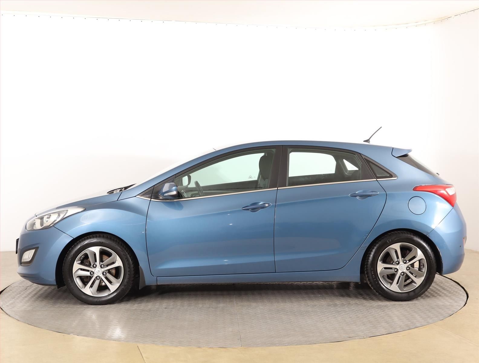 Hyundai i30, 1.4 CVVT, Serv.kniha - fotka 3