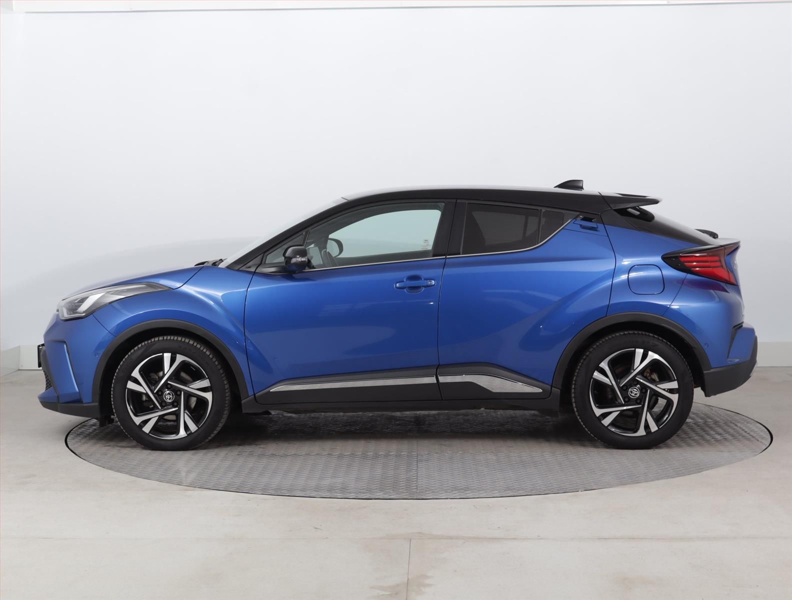 Toyota C-HR, 2.0 Hybrid, Automat, Kůže - fotka 3