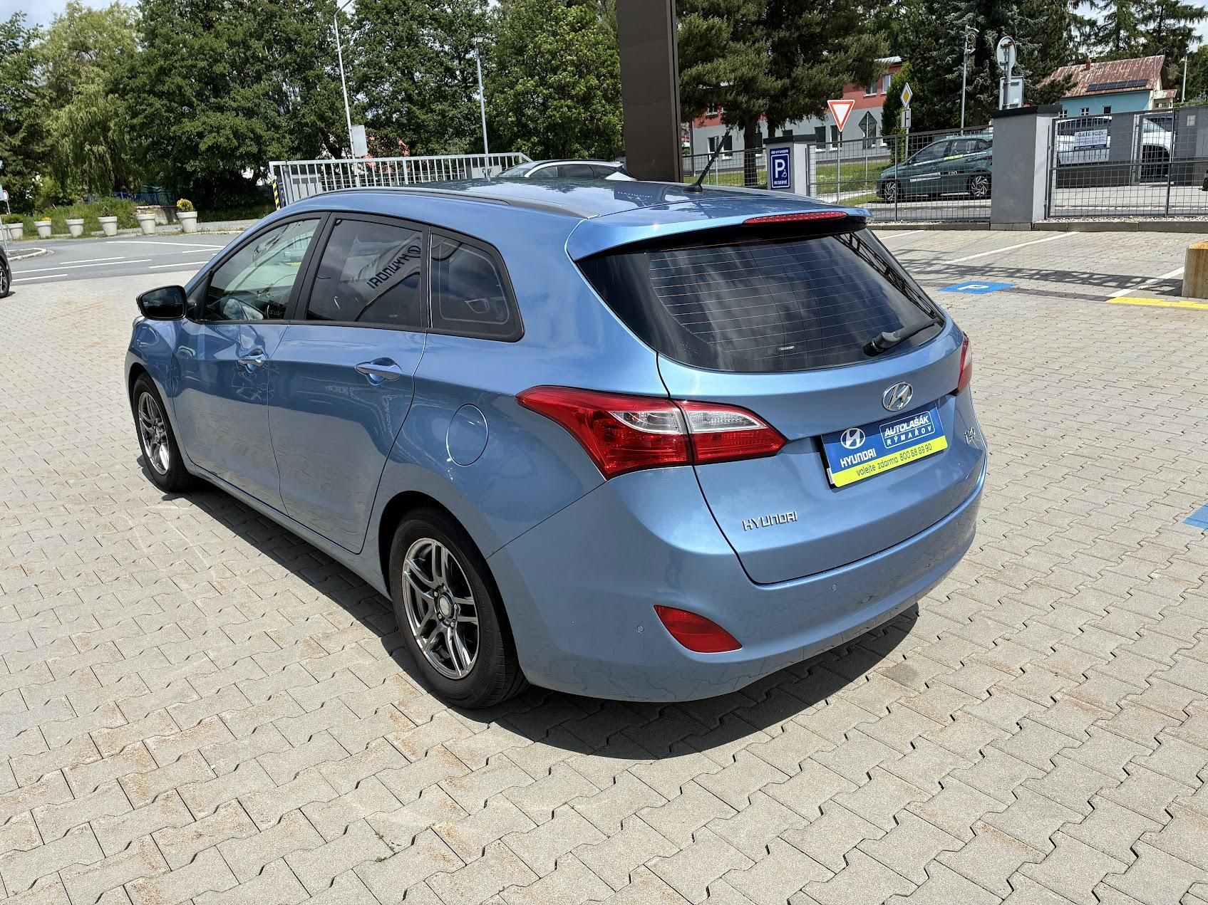 Hyundai i30, WG 1.6i 88Kw TRIKOLOR KLIMA - fotka 4