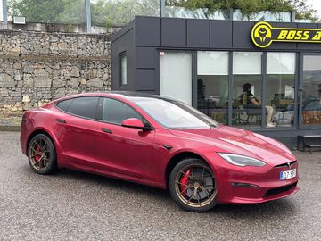 Tesla Model S  2024