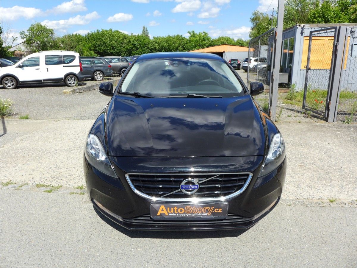 Volvo V40, 2,0 D3  110KW OCEAN RACE - fotka 3