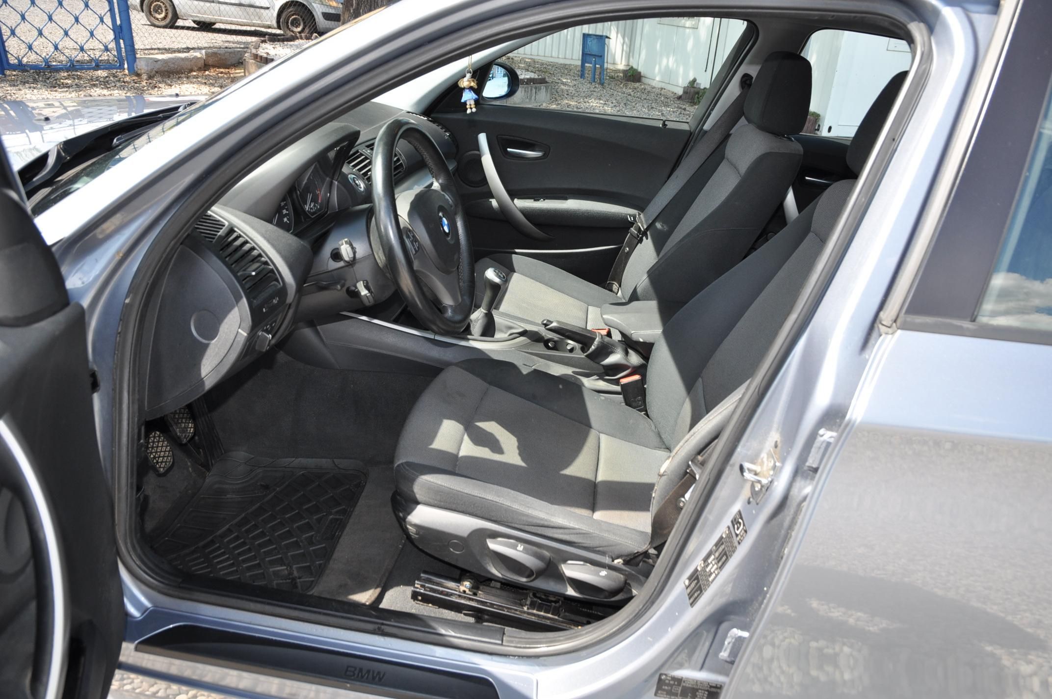 BMW Řada 1, 118d 89kW - fotka 6