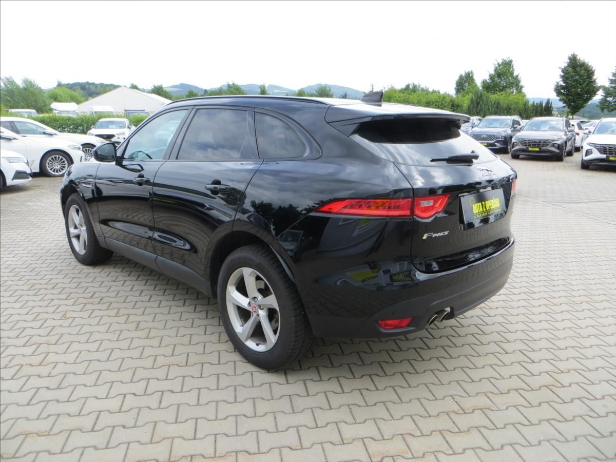 Jaguar F-Pace, 2,0 20D 132KW,PURE AWD,DPH,ČR - fotka 5