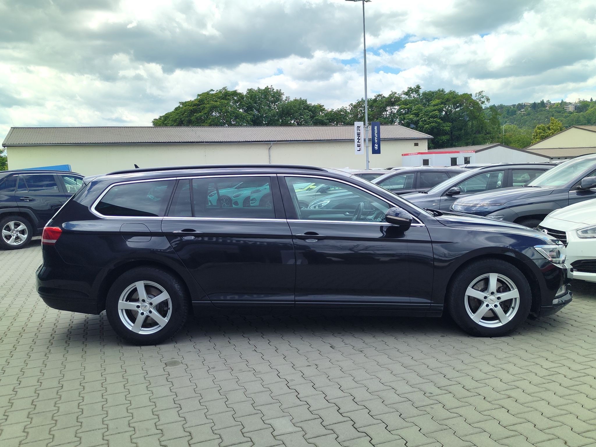 Volkswagen Passat, 2.0 TDi/110kW Comfortline DSG - fotka 4