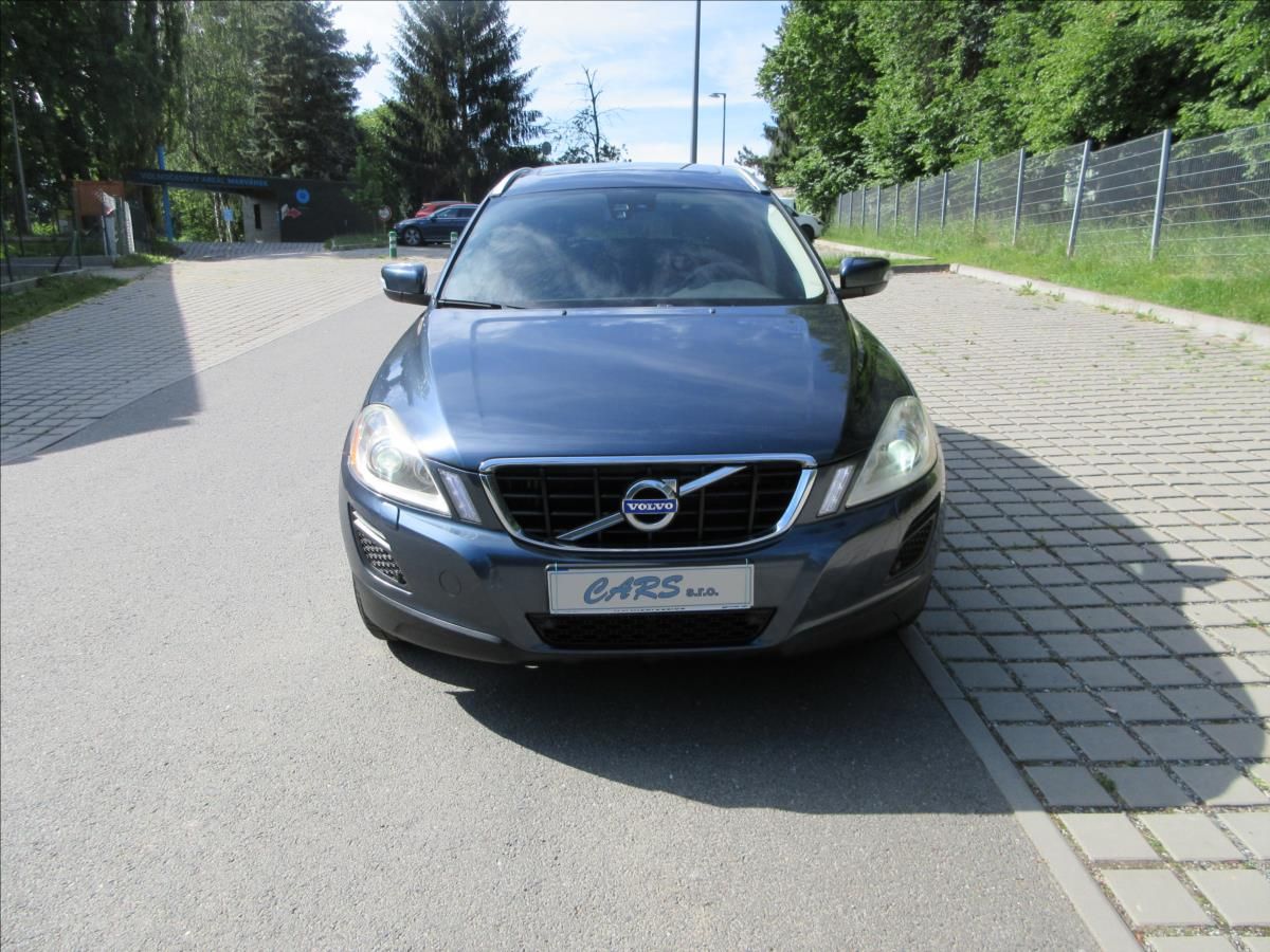 Volvo XC60, 2,4 D5 AWD Summum, Panorama, K - fotka 3