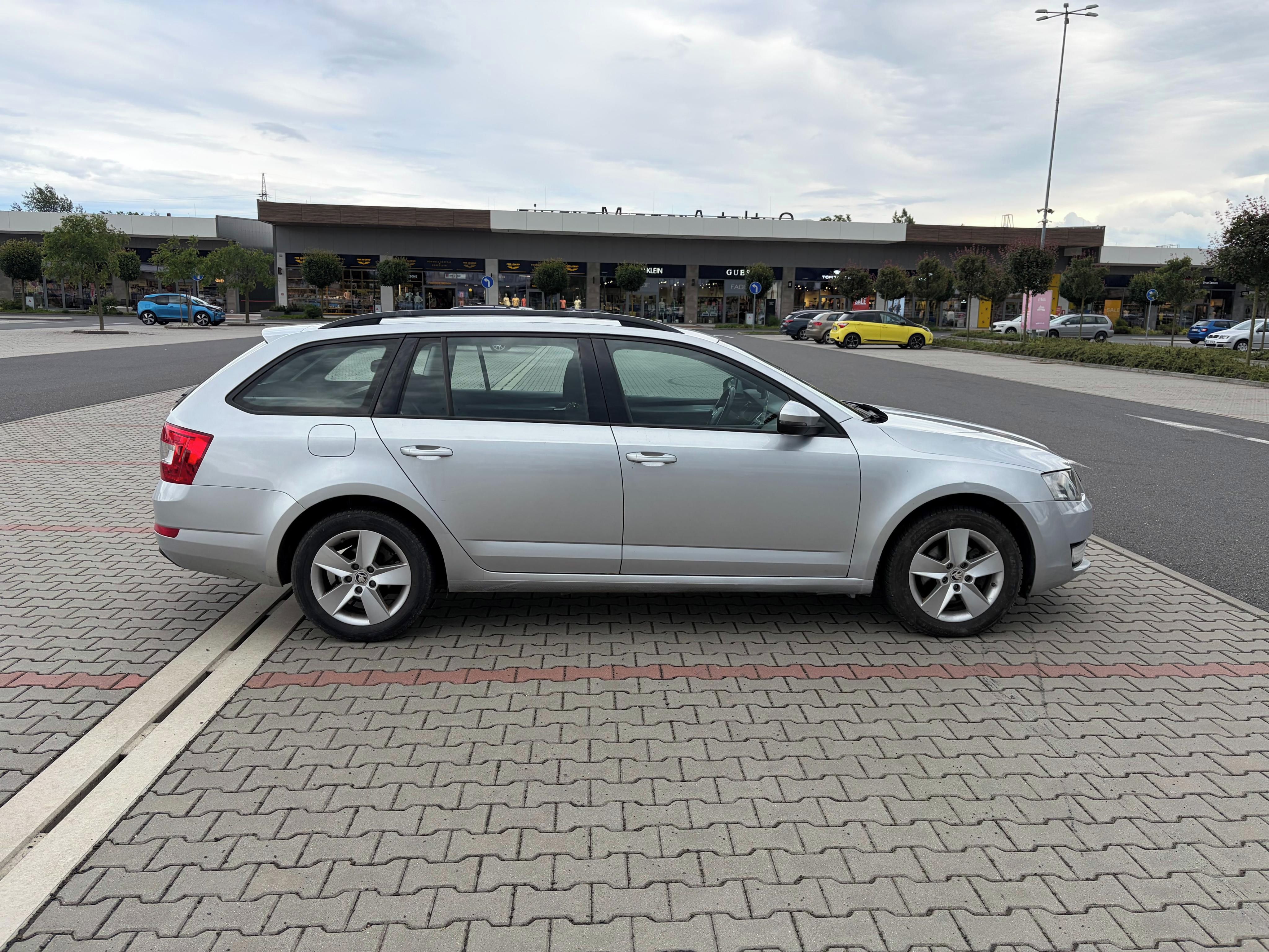 Škoda Octavia, III 2.0 TDi 110kw DSG ČR TZ - fotka 2