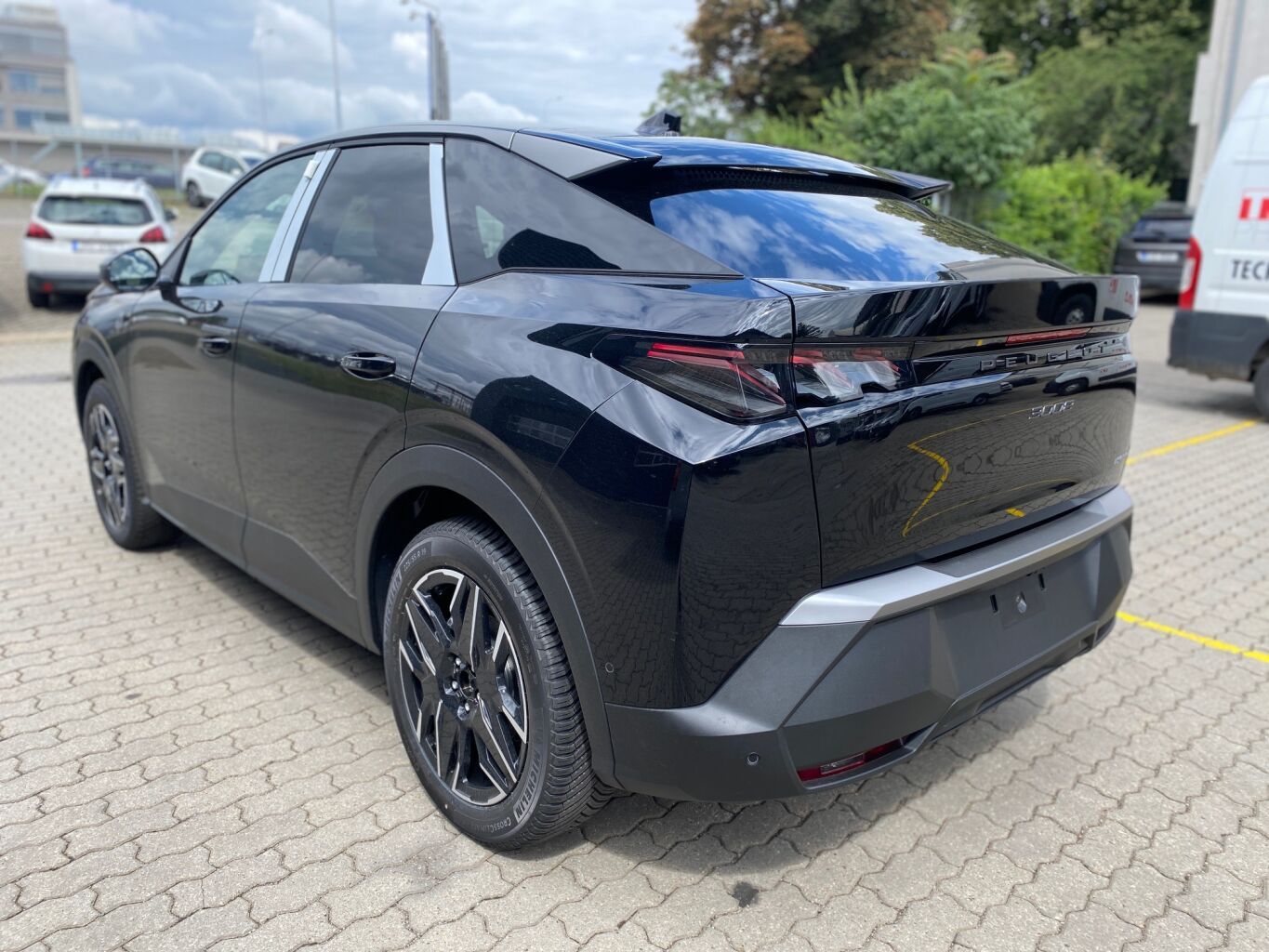 Peugeot 3008, GT Hybrid 145k - KAMERY + CELO - fotka 6