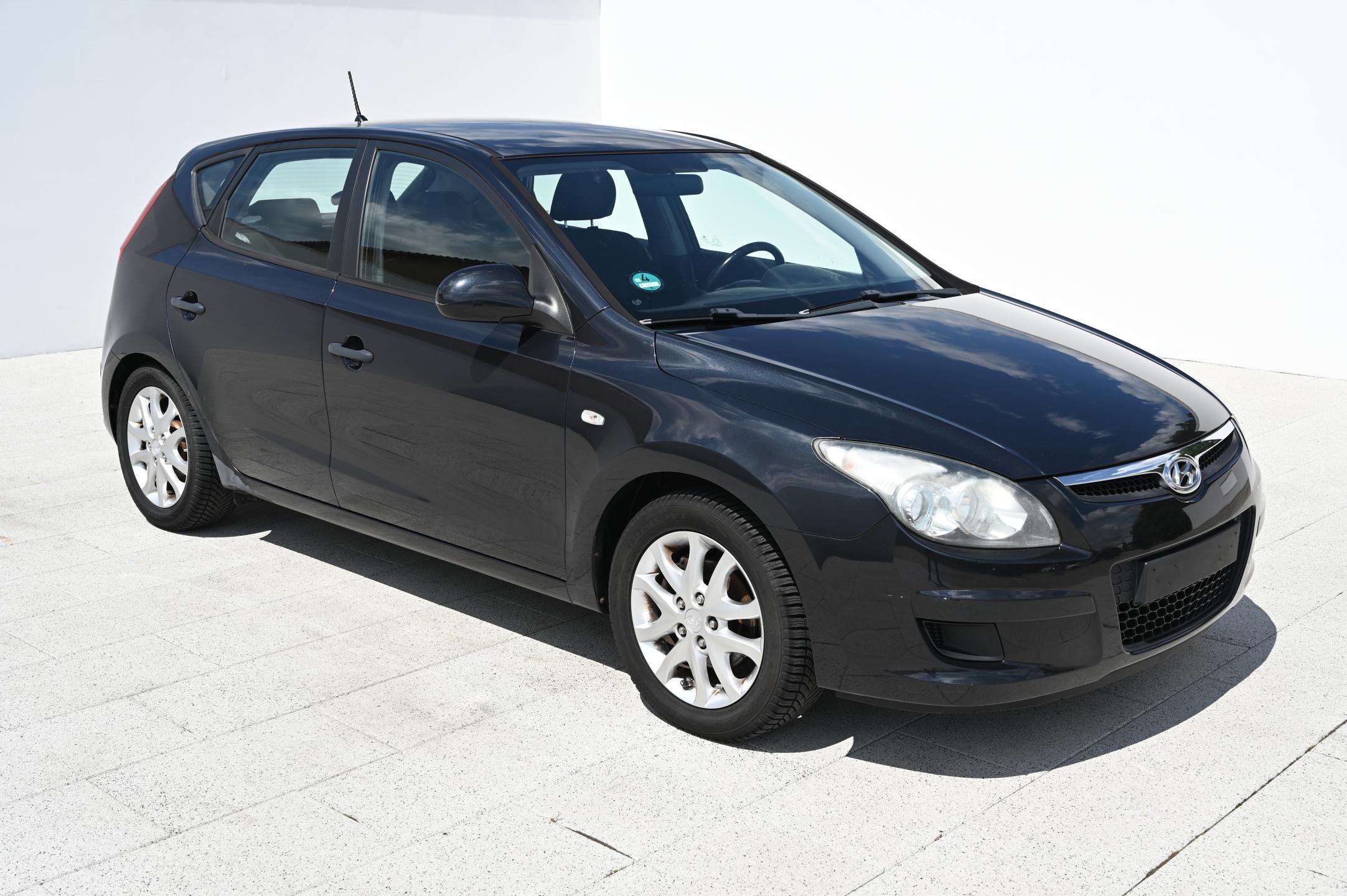 Hyundai i30, 1.4 80KW Edition+ 6/2010 - fotka 3