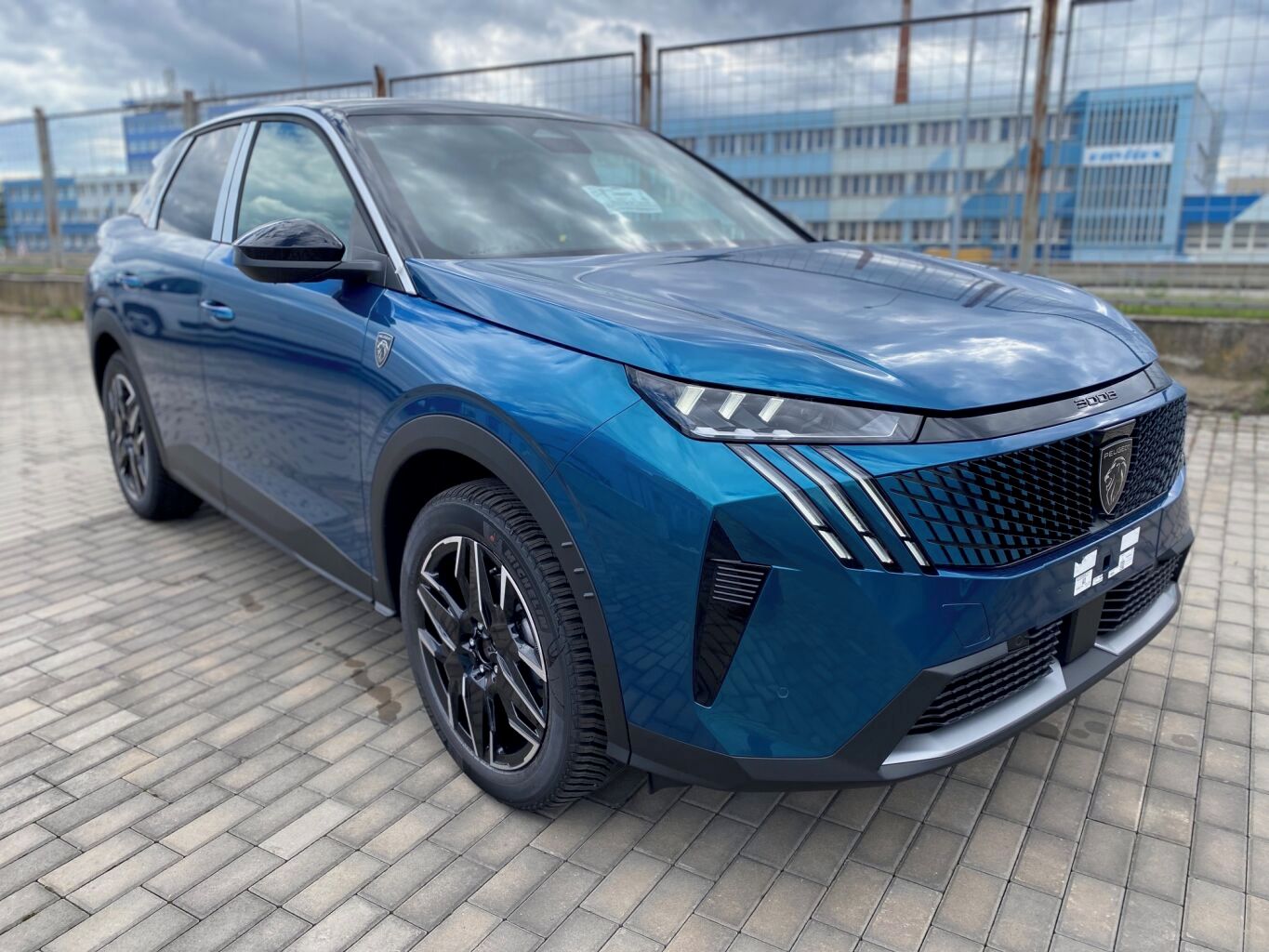 Peugeot 3008, GT Hybrid 145k - CELOROČNÍ PNE - fotka 5
