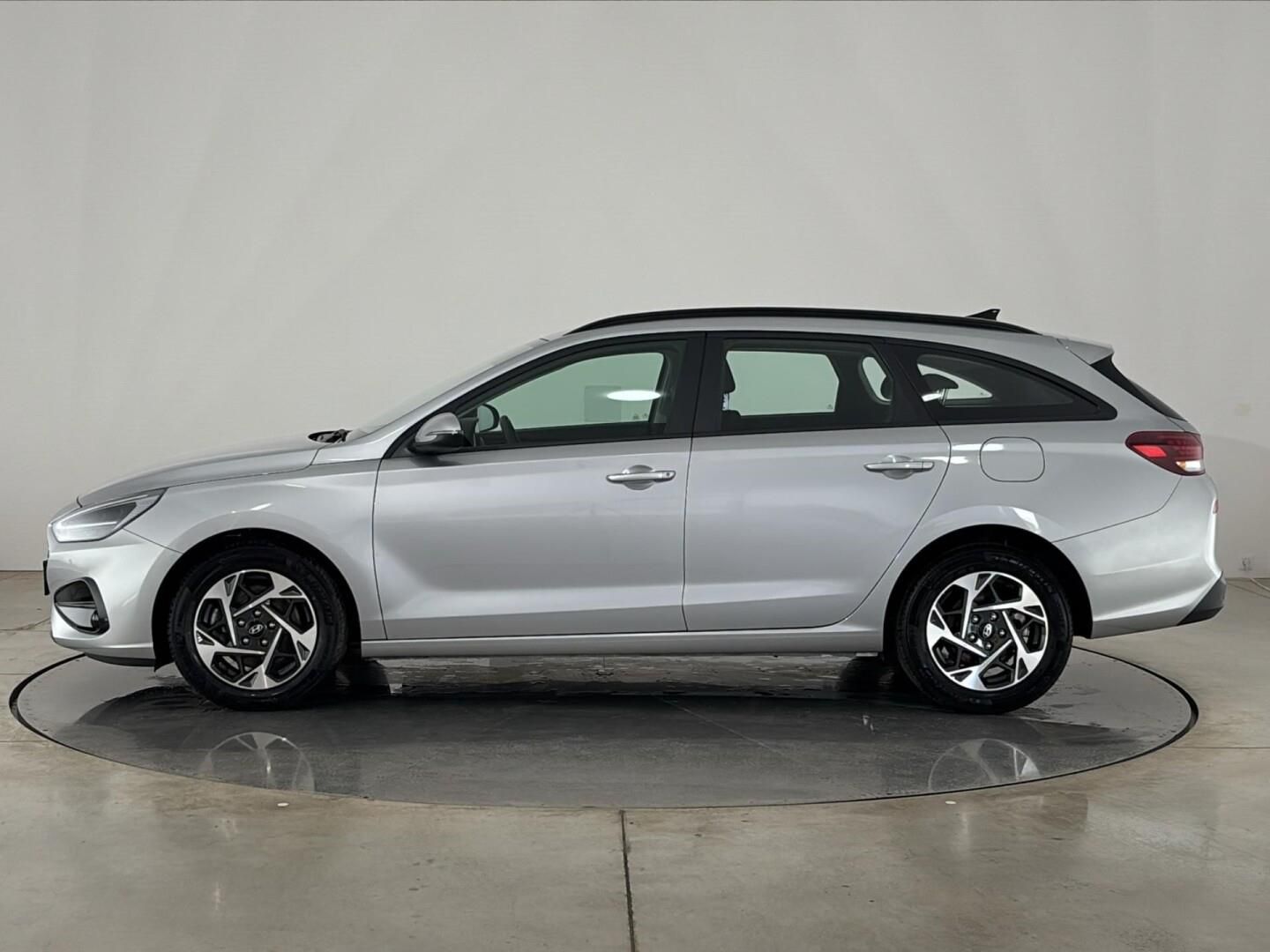 Hyundai i30, 1.5 T-GDI / 103 kW Smart DCT - fotka 3