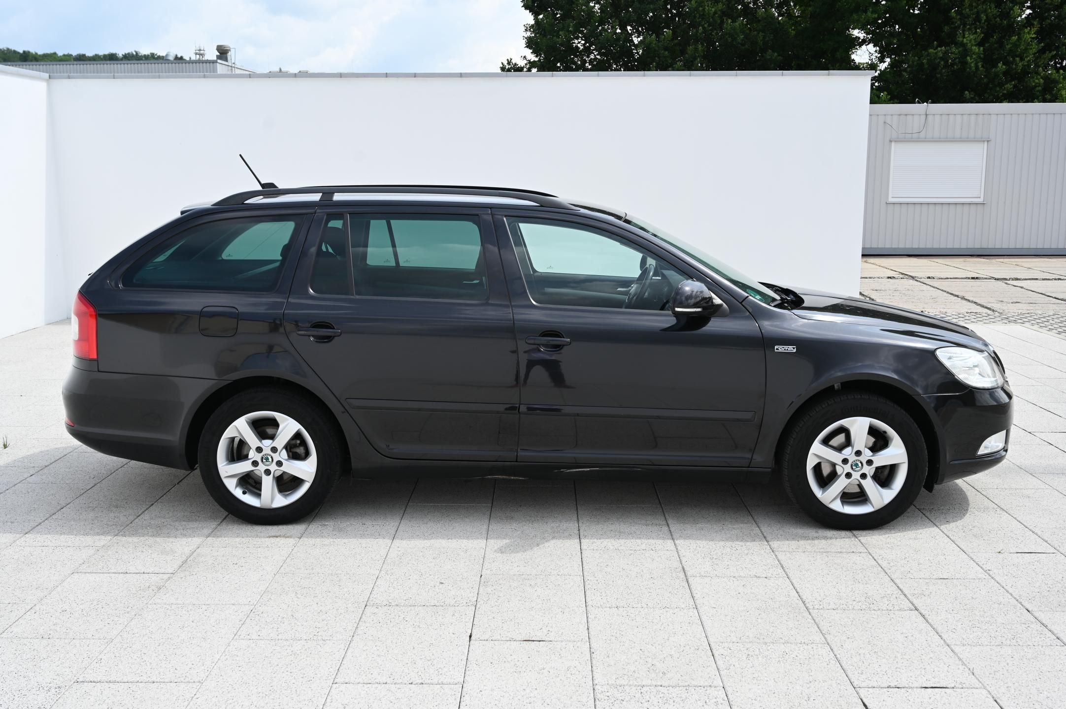 Škoda Octavia, 2.0TDI 81KW Family 7/2011 - fotka 4