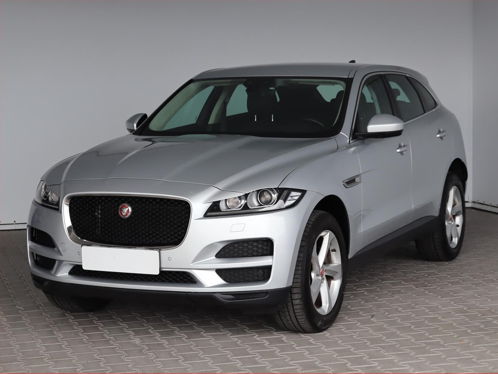 Jaguar F-Pace, 20d, 4X4, Automat, Serv.kniha - fotka 2