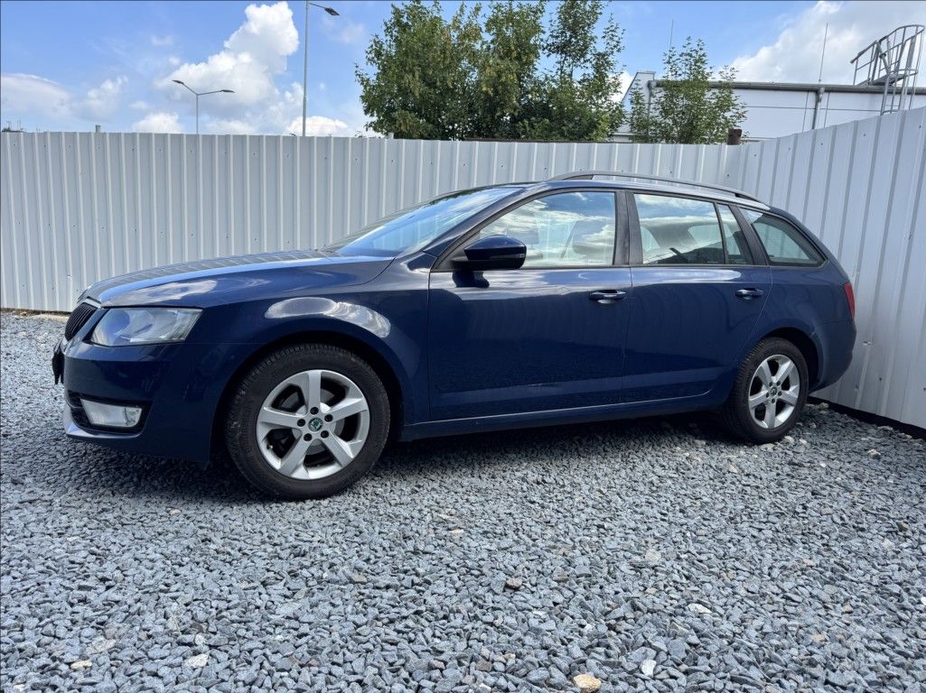 Škoda Octavia, 1,6 TDI 77kW původ ČR - fotka 3