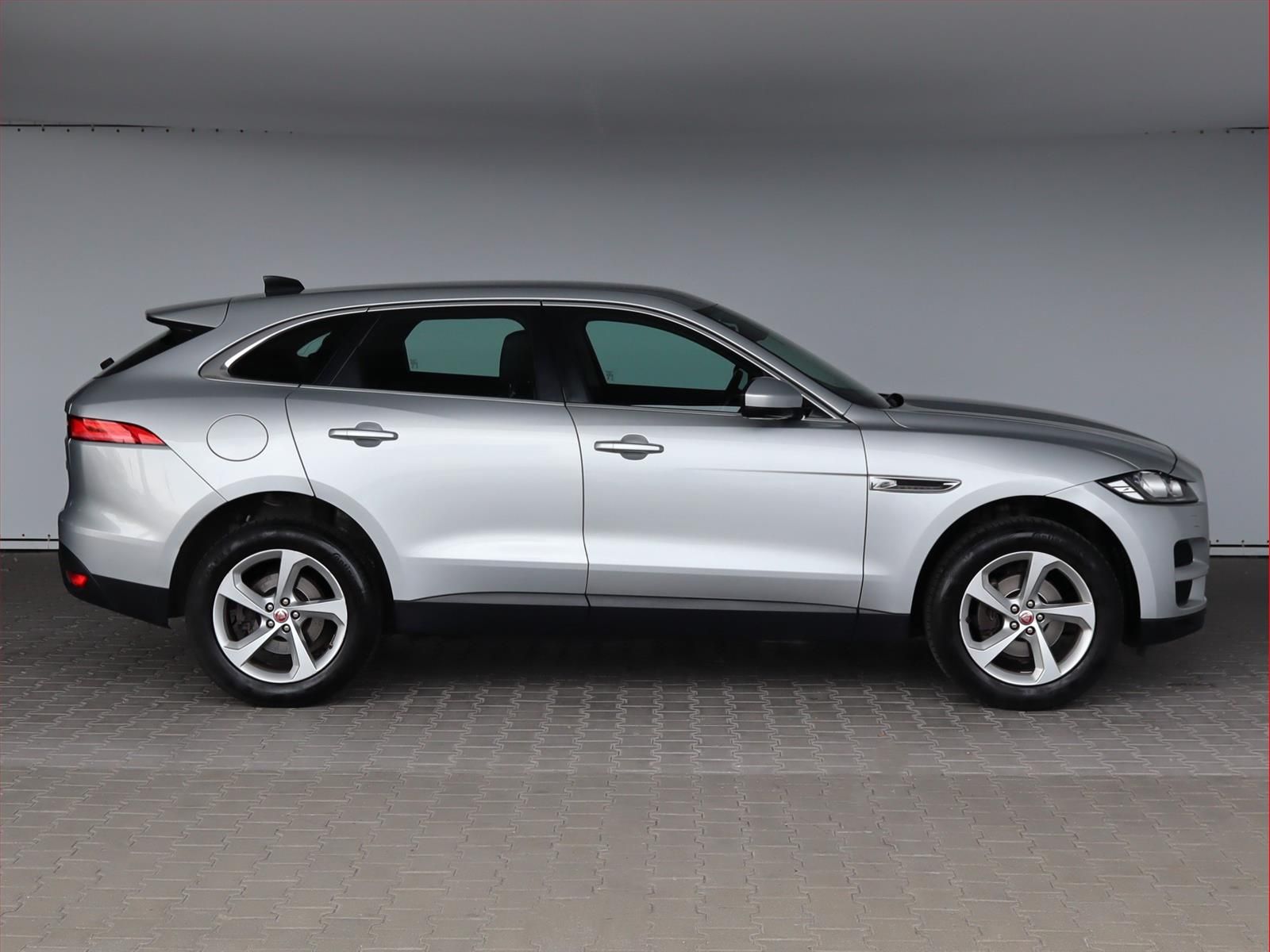 Jaguar F-Pace, 20d, 4X4, Automat, Serv.kniha - fotka 6