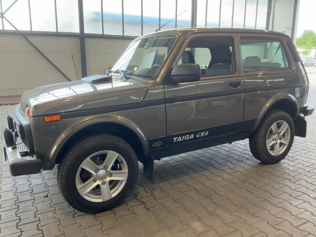 Lada Niva, Taiga 1.7i 4x4 tažné - fotka 2