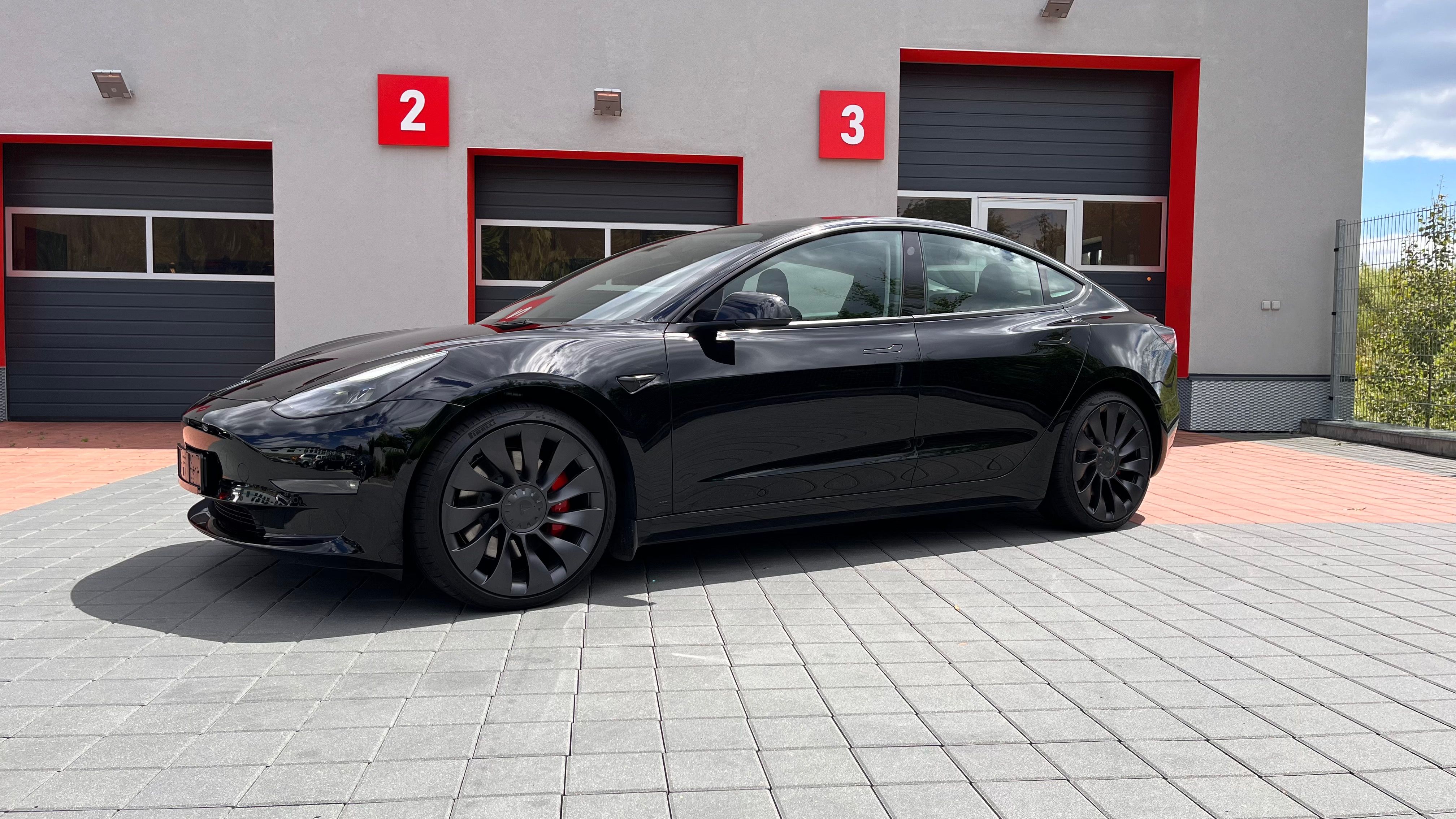 Tesla Model 3, Performance - fotka 4