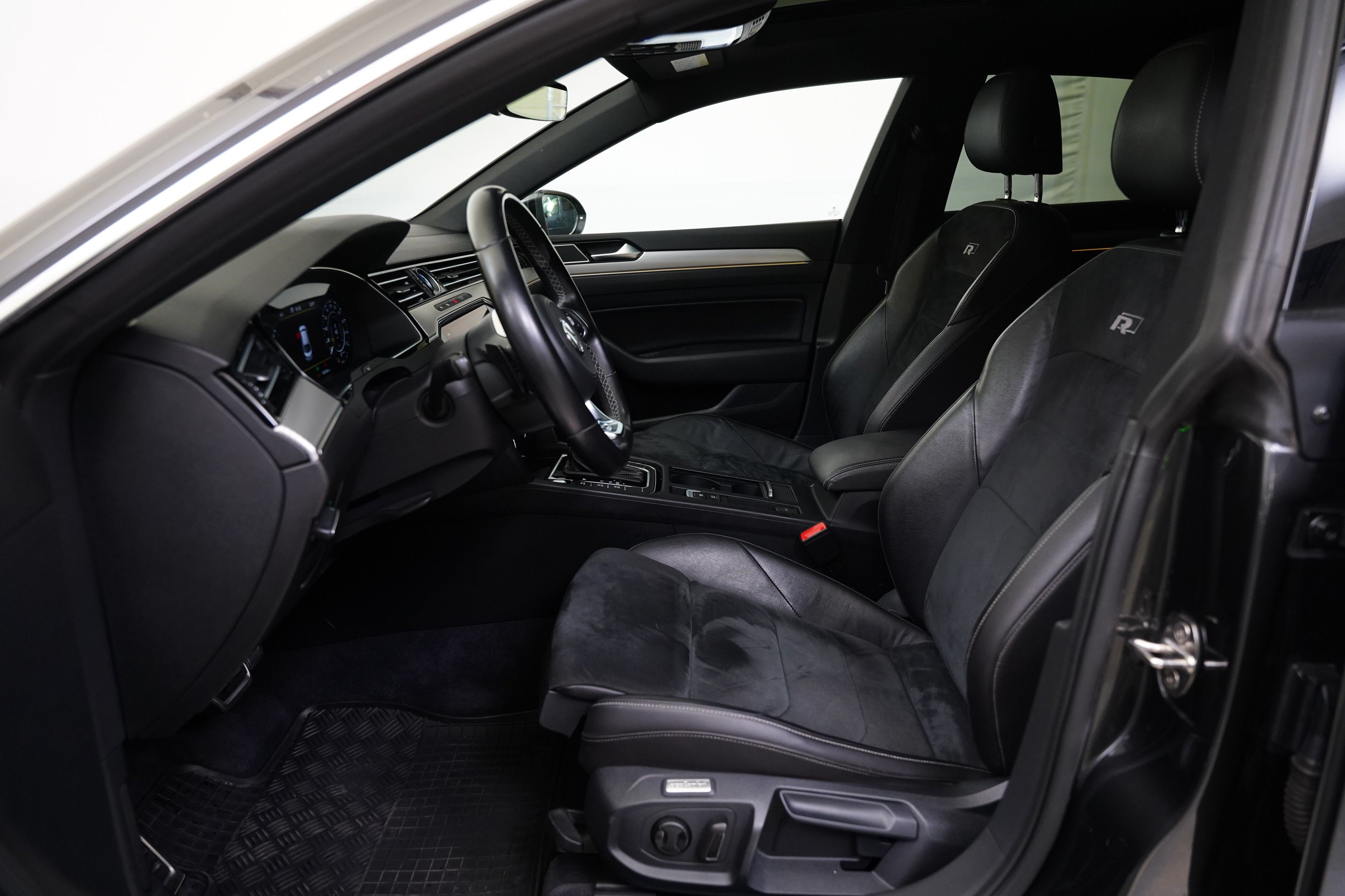Volkswagen Arteon, 2.0 TDI 176 kW 4x4 R-Line - fotka 5