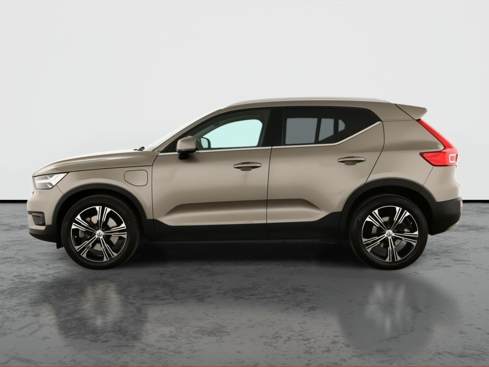 Volvo XC40, T5 Recharge, Automat, ČR,1.maj - fotka 3