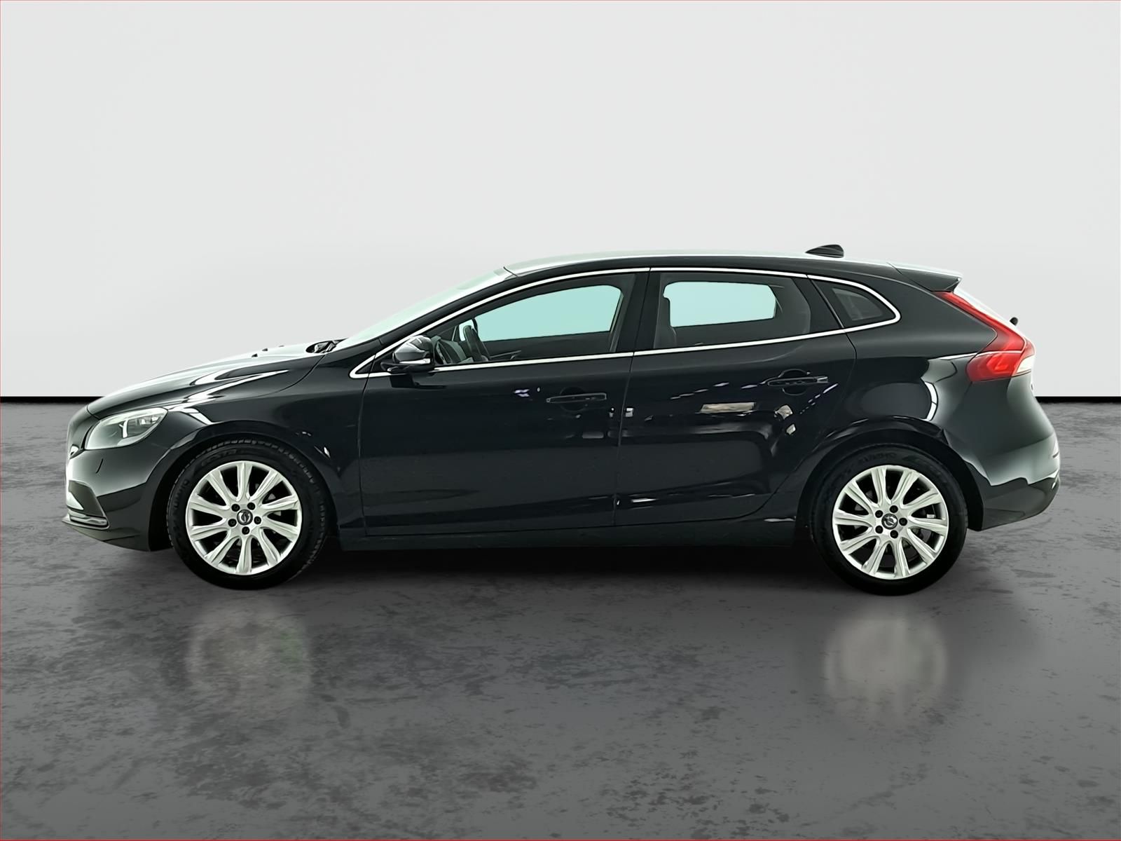 Volvo V40, 1.6 D2, Kožené sedačky, Xenony - fotka 3
