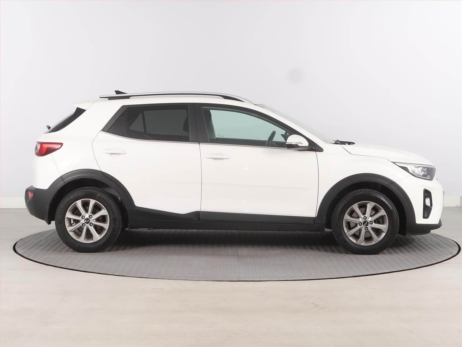 Kia Stonic, 1.25 CVVT, Serv.kniha, Navi - fotka 6