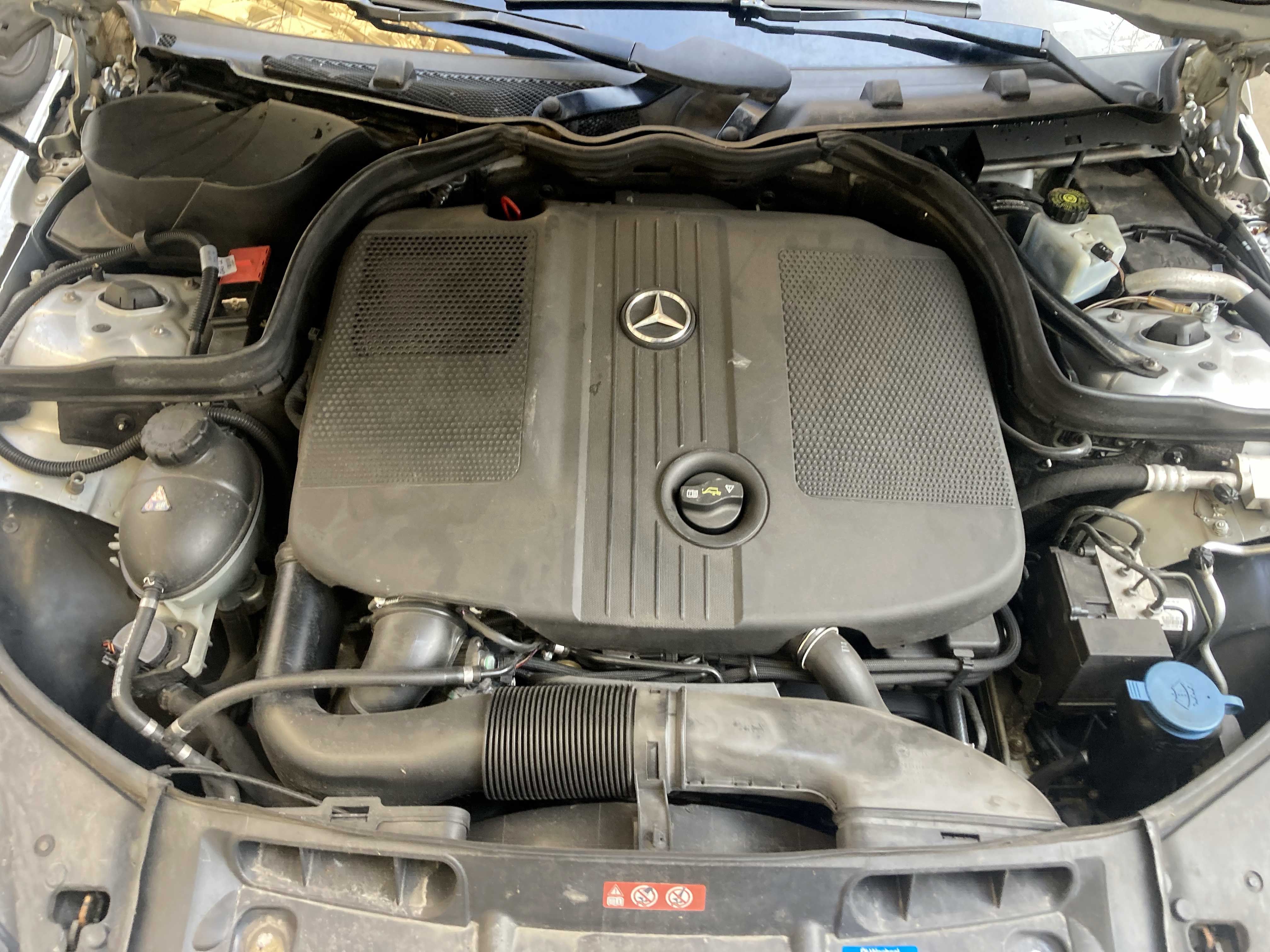 Mercedes-Benz Třídy C, Mercedes C220 CDI 2010 125kw - fotka 3