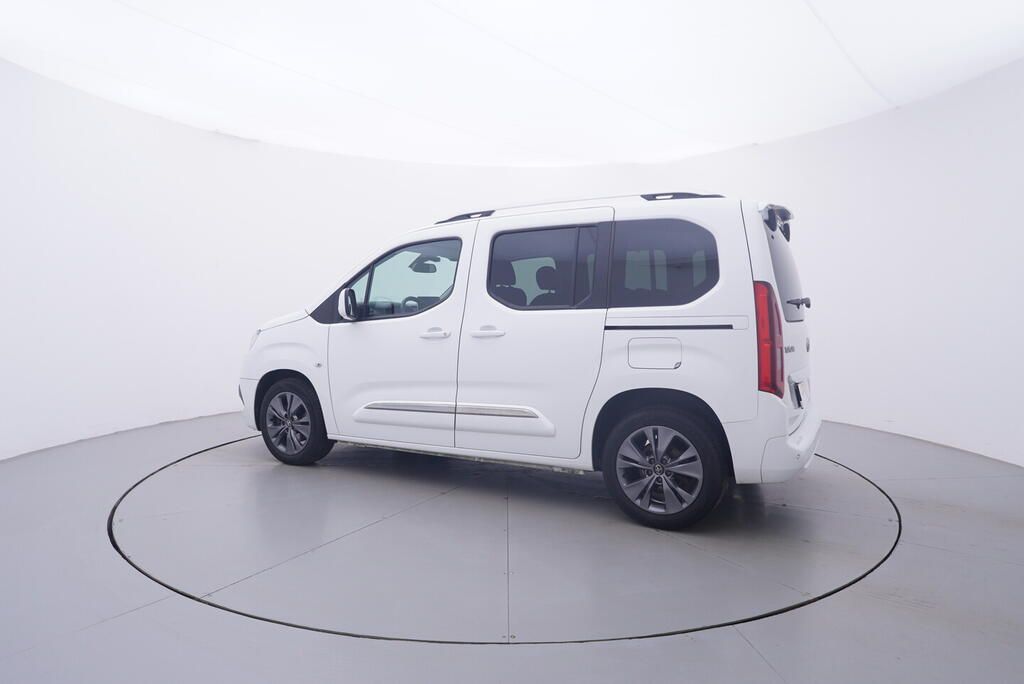 Toyota Proace City Verso, 1.5 D4-D 96 kW - fotka 3
