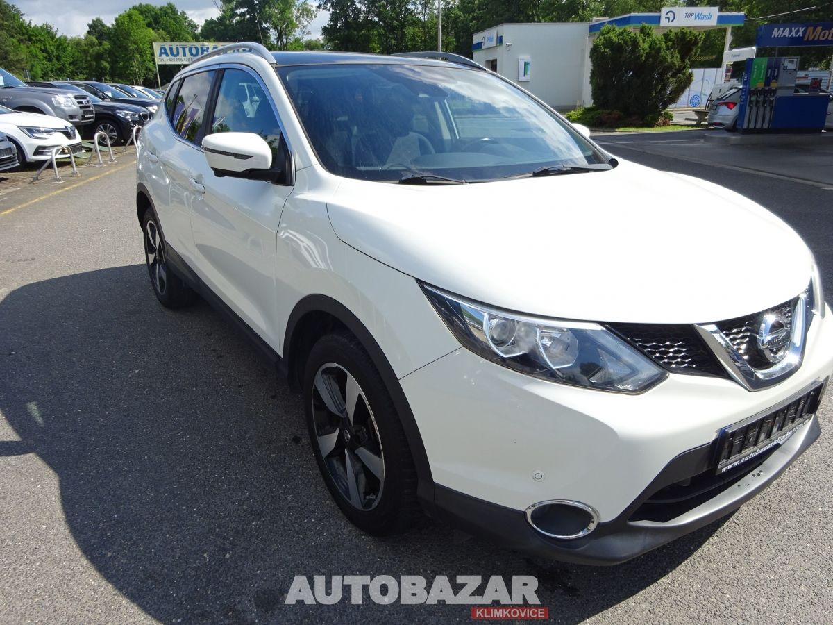 Nissan Qashqai, 1,2i, garance km, Č. 82 - fotka 4