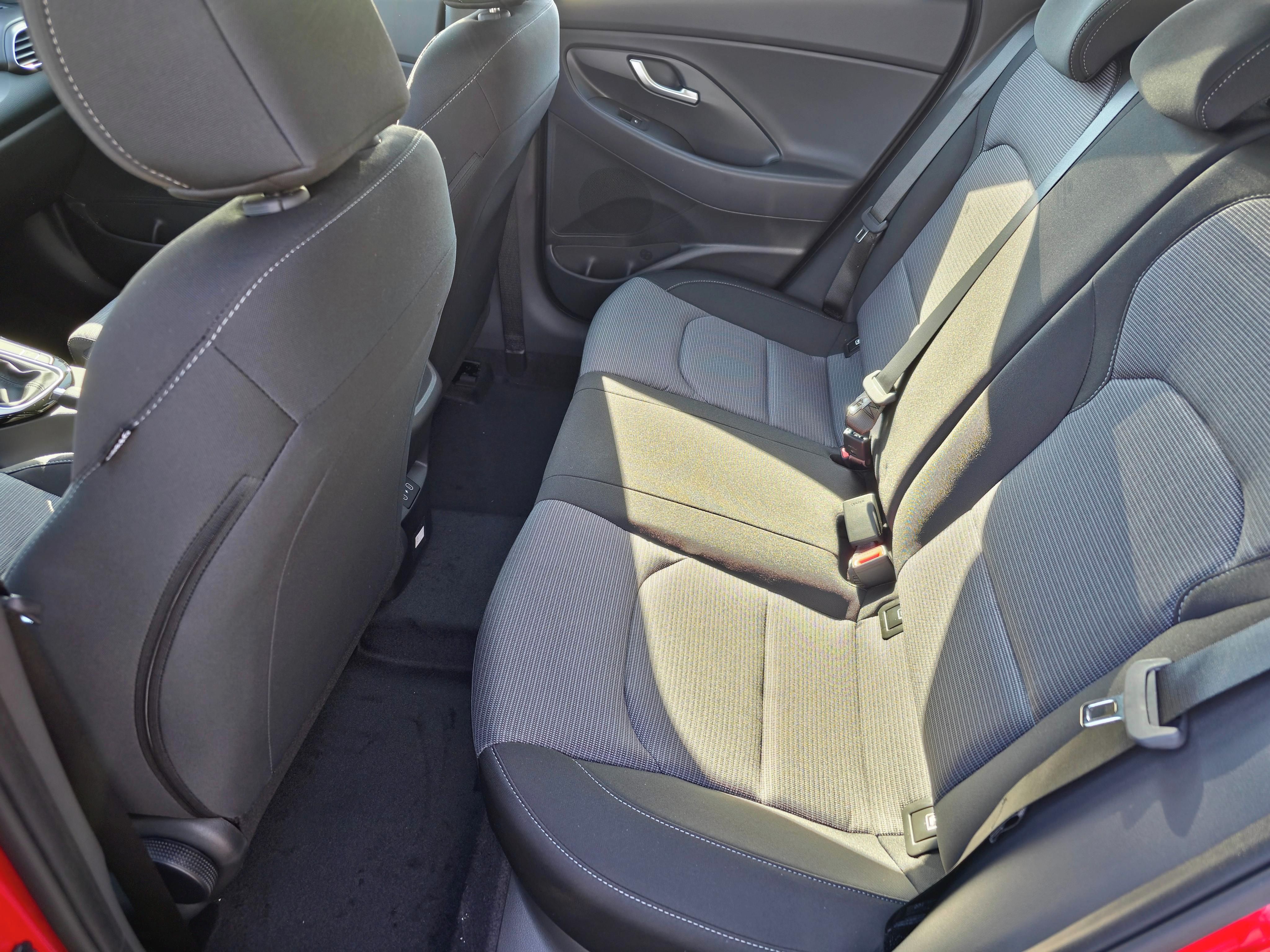 Hyundai i30, KOMBI 1,0 T-GDi (85kW) Comfort - fotka 6