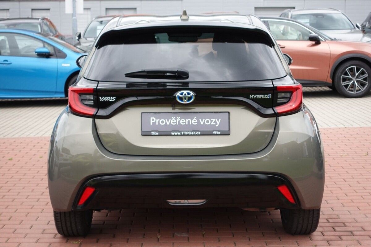 Toyota Yaris, 1.5 HEV  Executive - fotka 5