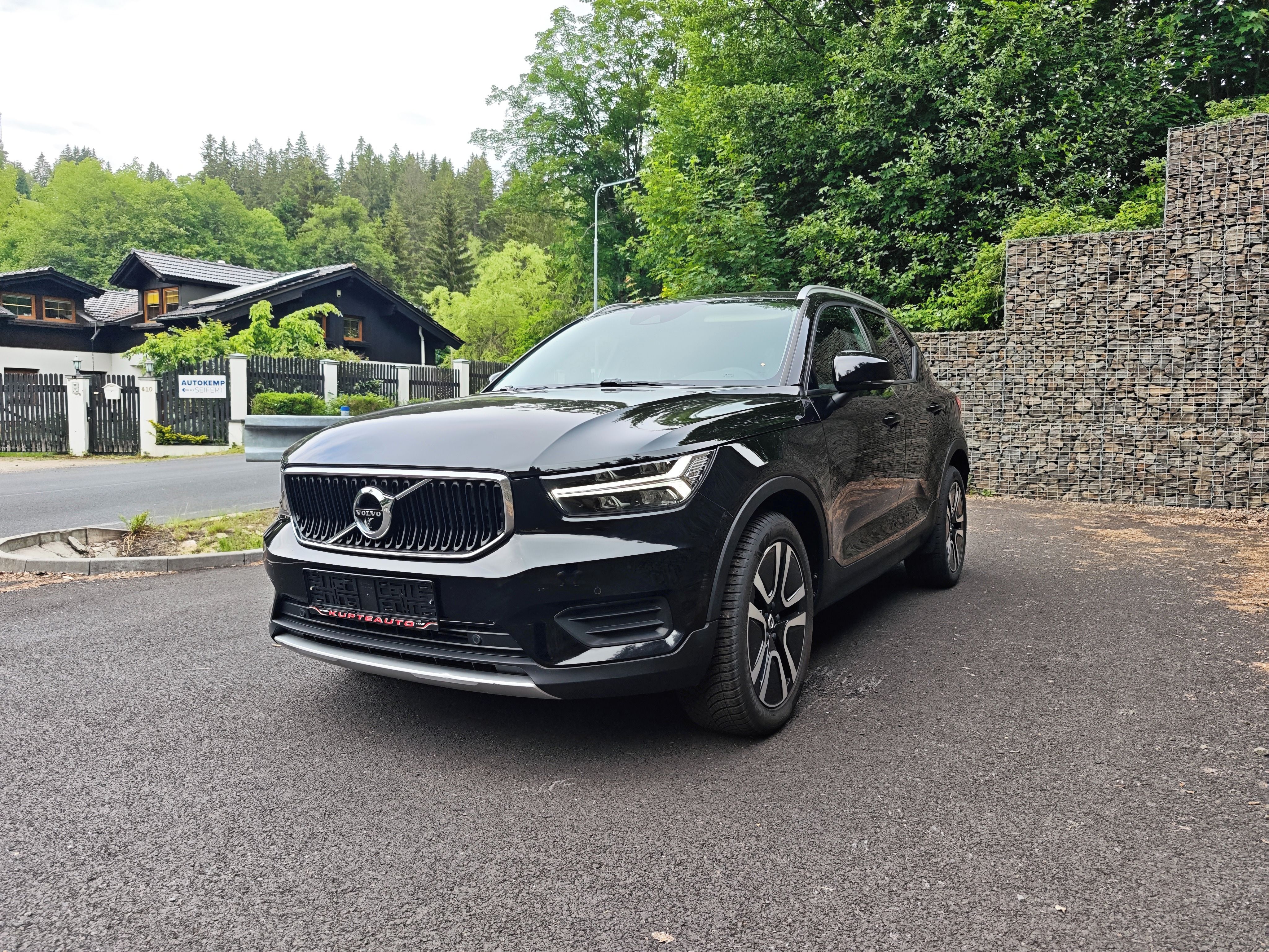 Volvo XC40, VOLVO XC40 T3 AT PANORAMA - fotka 3