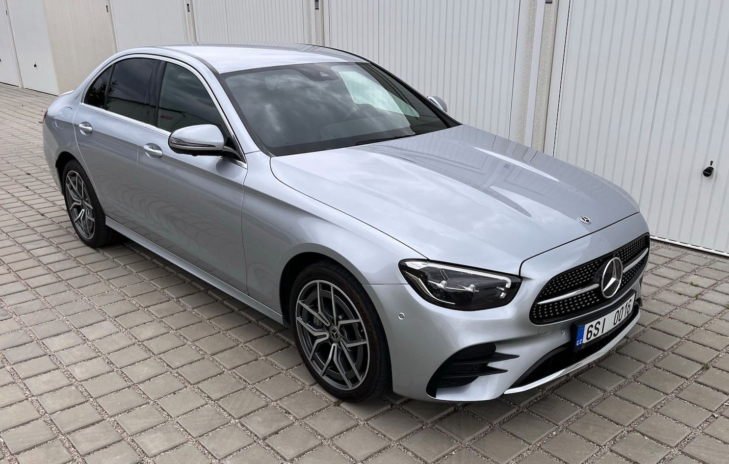 Mercedes-Benz Třídy E, Mercedes E300e 4M AMG 360° - fotka 3