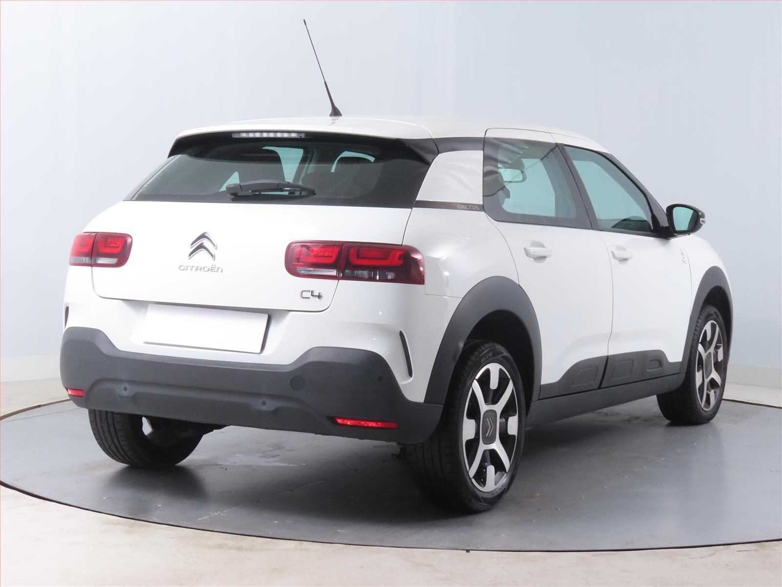 Citroën C4 Cactus, 1.2 PureTech, Selection, ČR - fotka 5