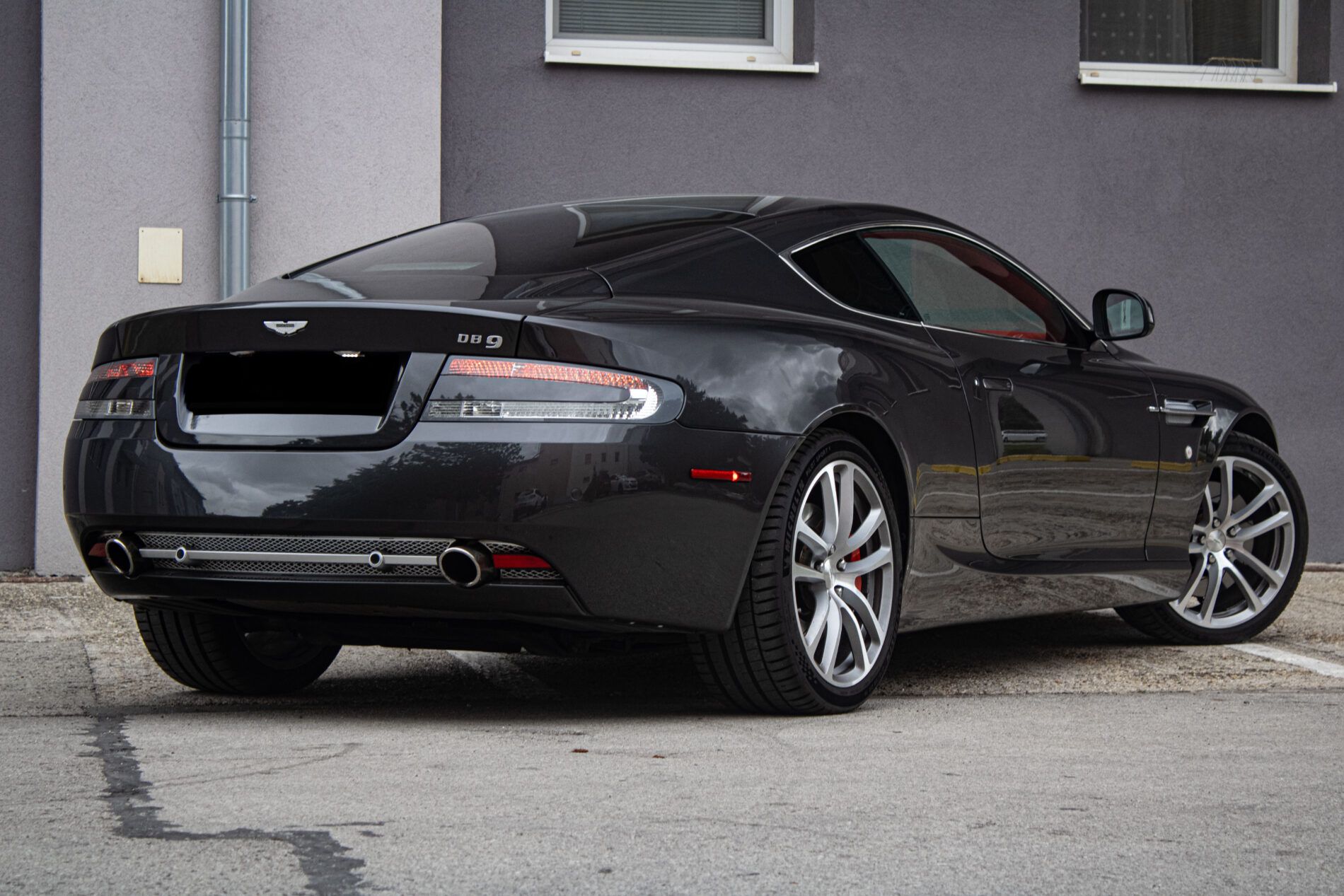 Aston Martin DB9 - fotka 4