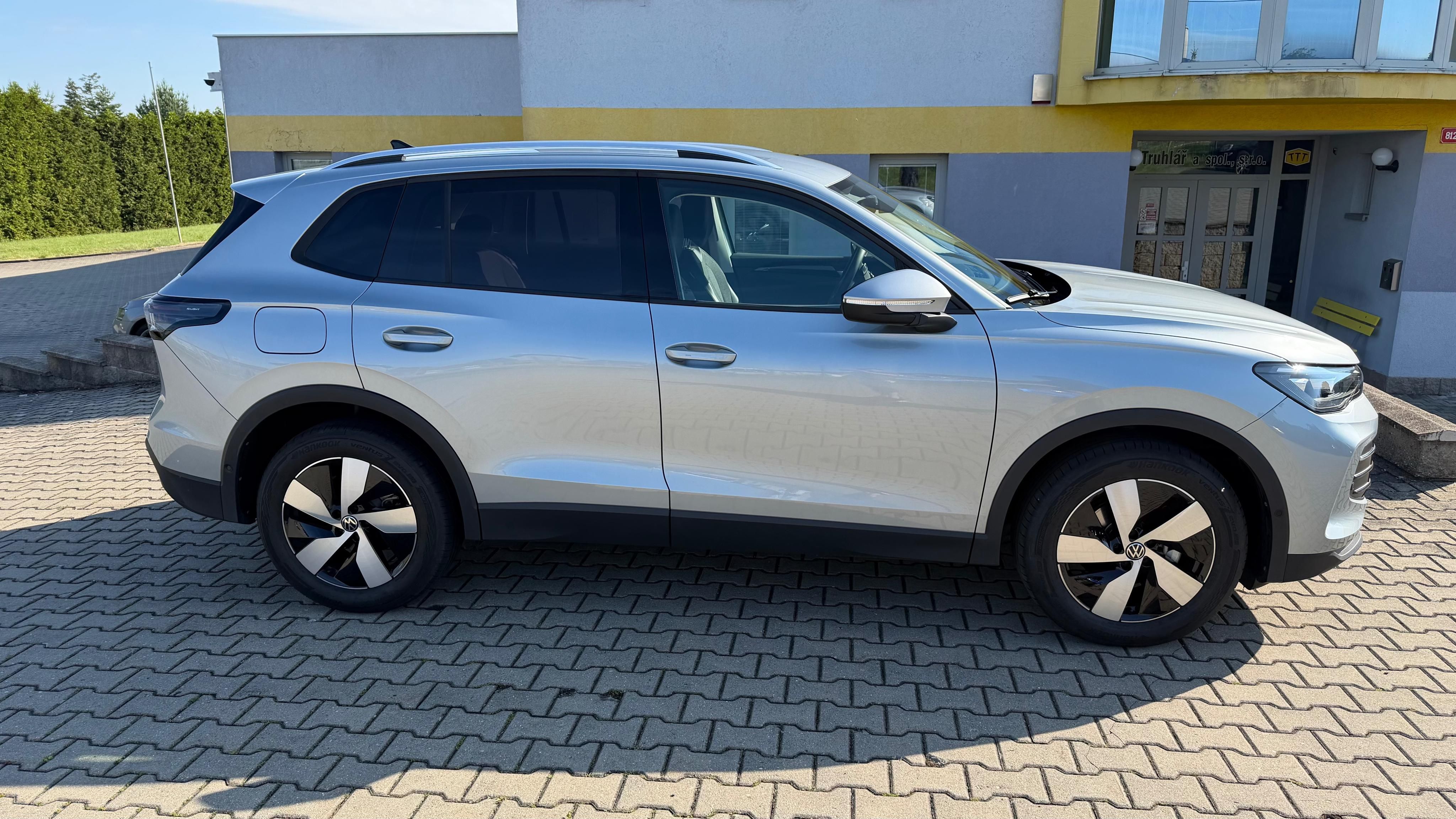 Volkswagen Tiguan, VW Tiguan 1,5 eTSI, zár. 5 let - fotka 4
