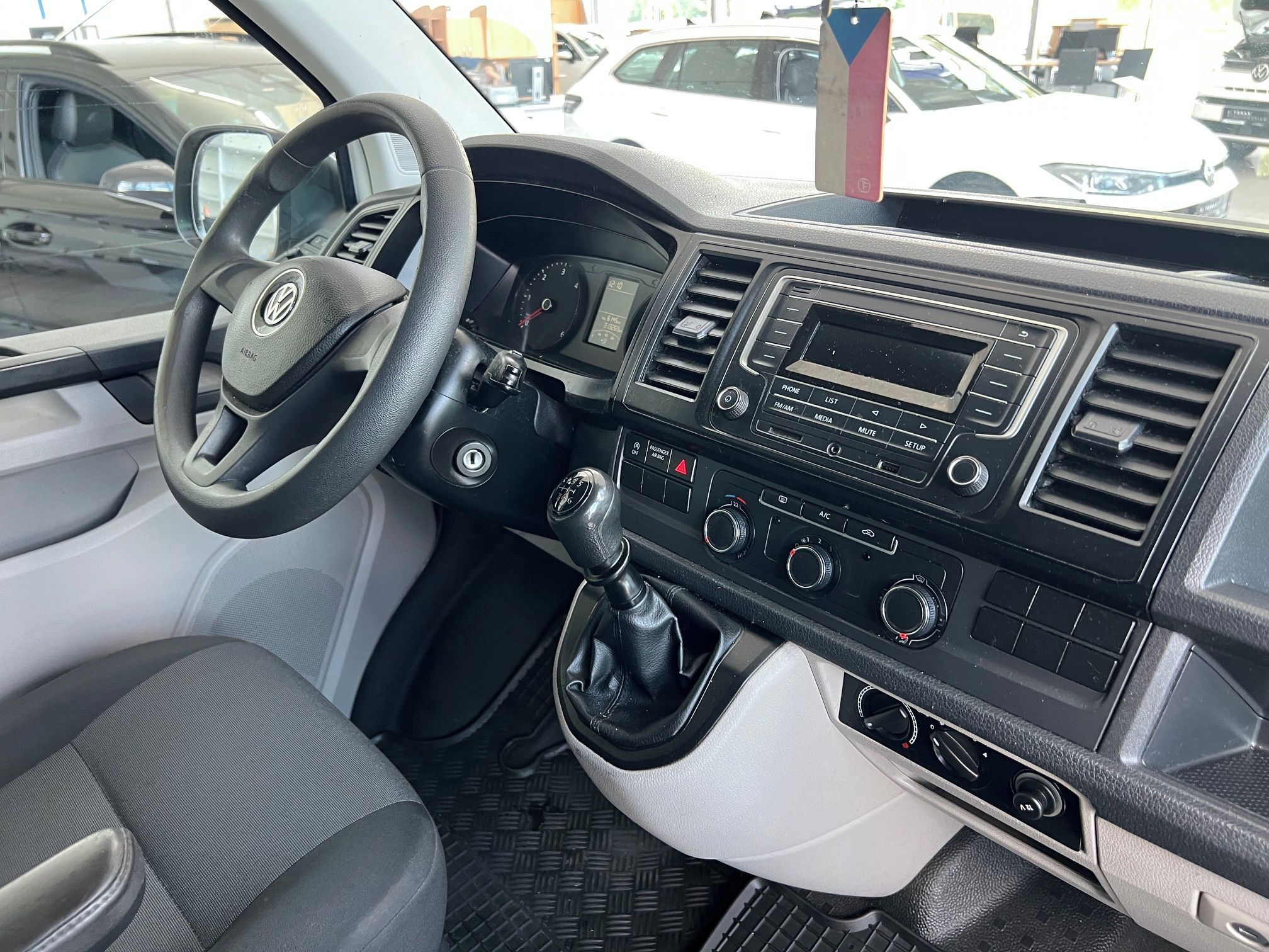 Volkswagen Transporter, 2,0TDI 110kW 9míst - fotka 6