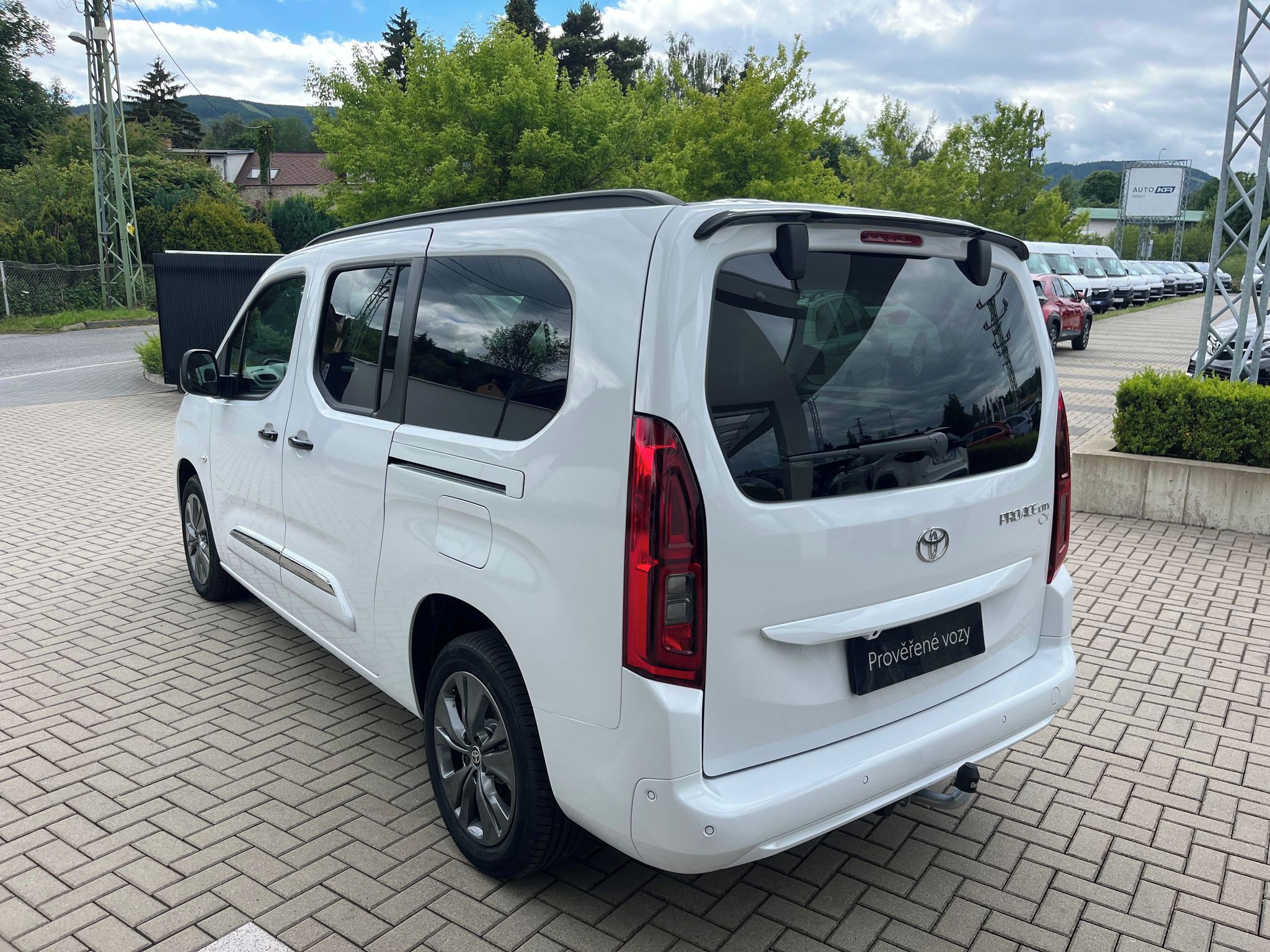Toyota Proace City Verso, 1.5 D 96kW VIP AT 7S Long + TZ - fotka 4