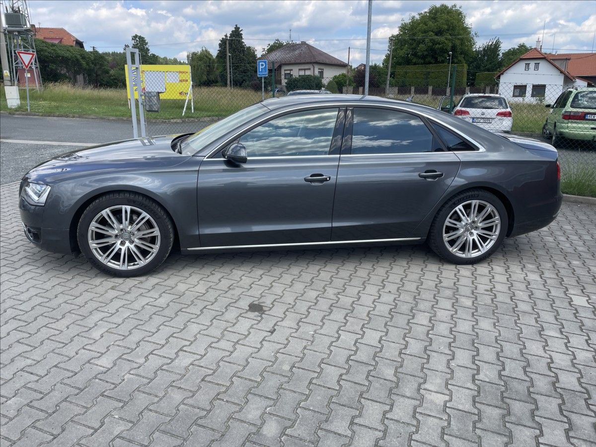 Audi A8, 3,0 TDI/184 kW ČR  4x4 131200 - fotka 5