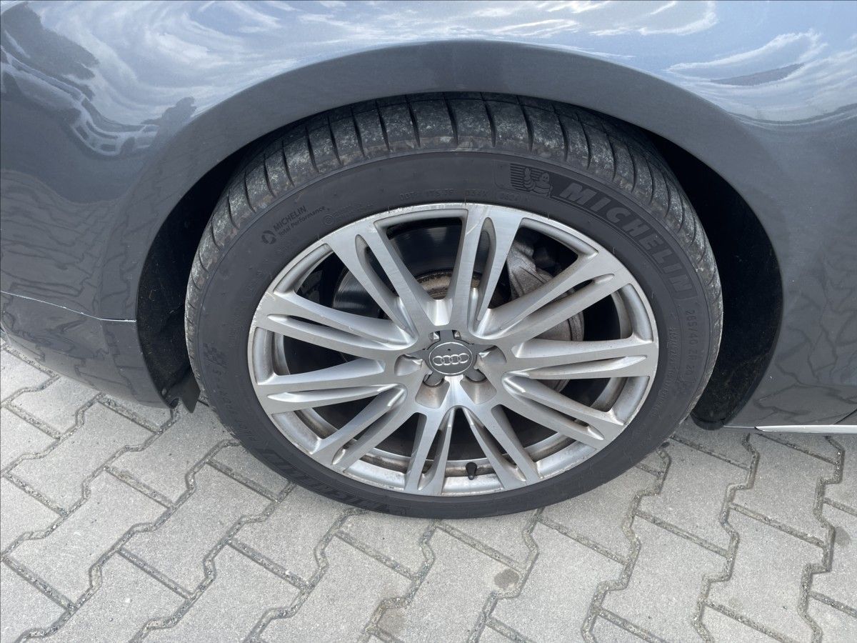 Audi A8, 3,0 TDI/184 kW ČR  4x4 131200 - fotka 6