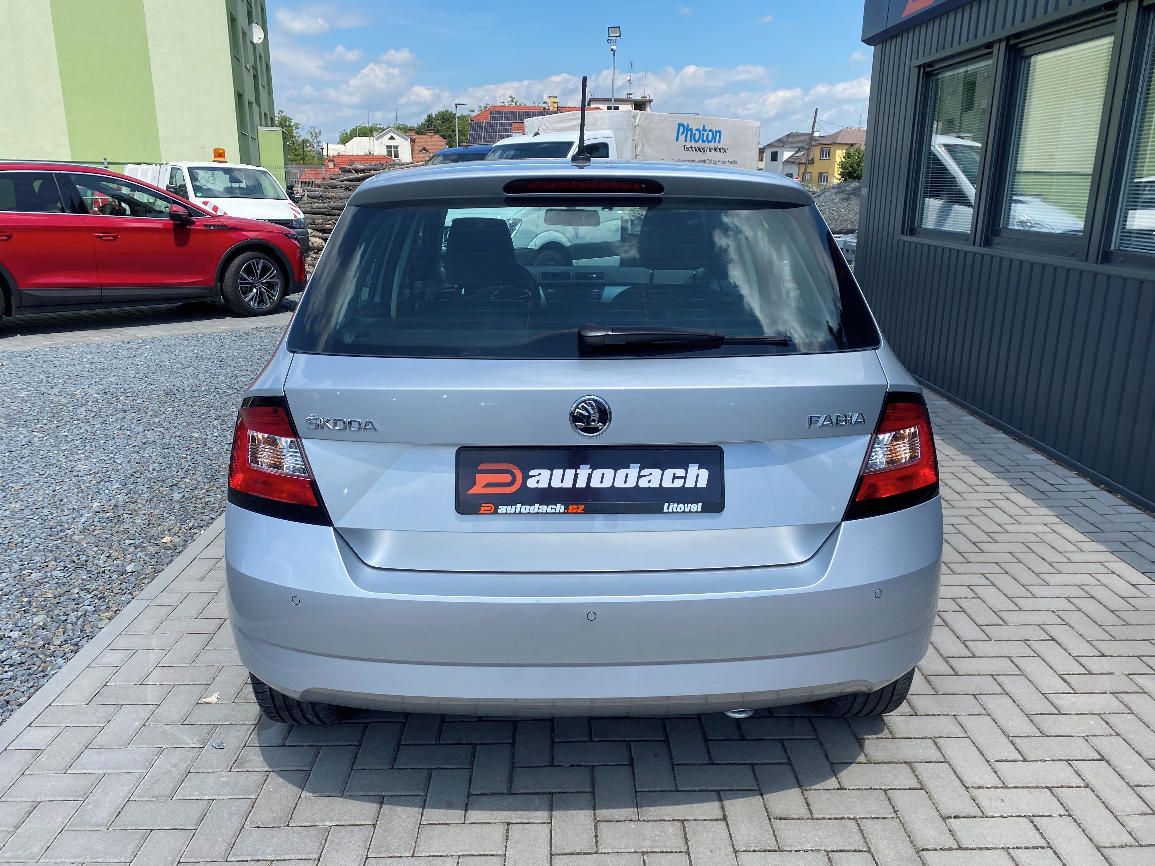 Škoda Fabia, 1.2 TSI 66kW - ALU - PDC - fotka 4