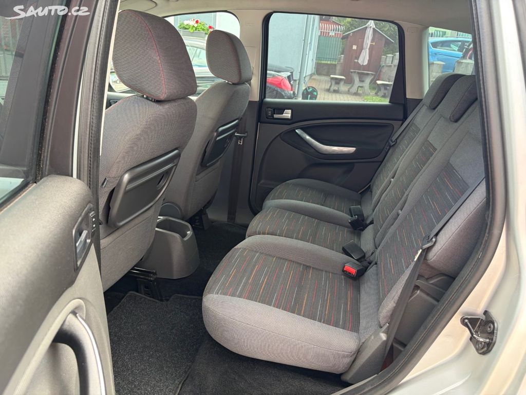 Ford C-MAX, 1,6 74kW, AC, SERVISKA