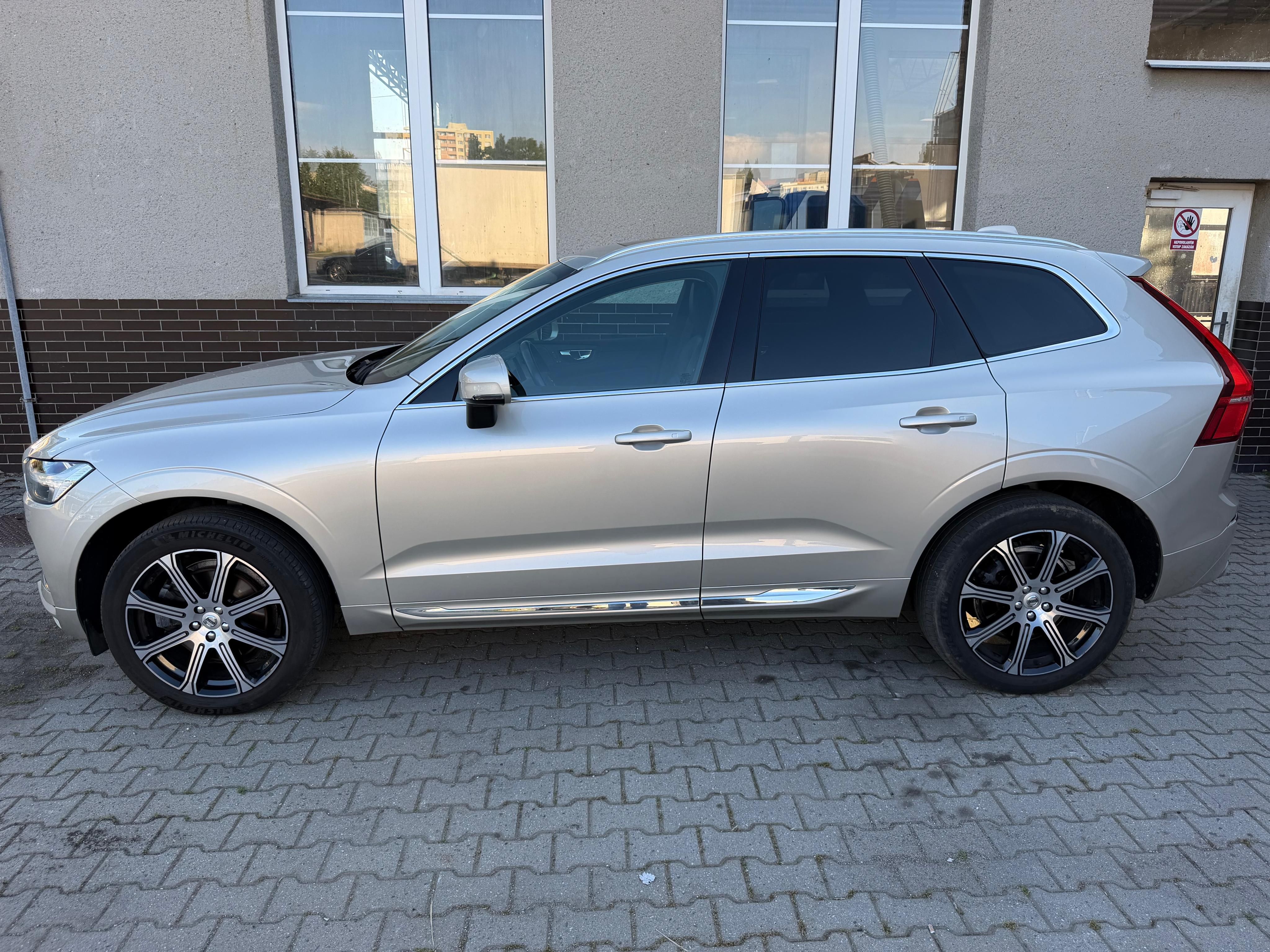 Volvo XC60, B4, ČR 145kW INSCRIPTION - fotka 4