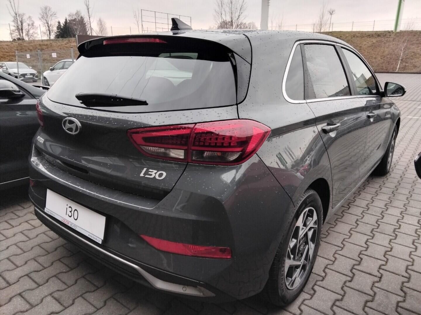 Hyundai i30, HB PD PE Style 1,0 T-GDI 85 kW - fotka 4